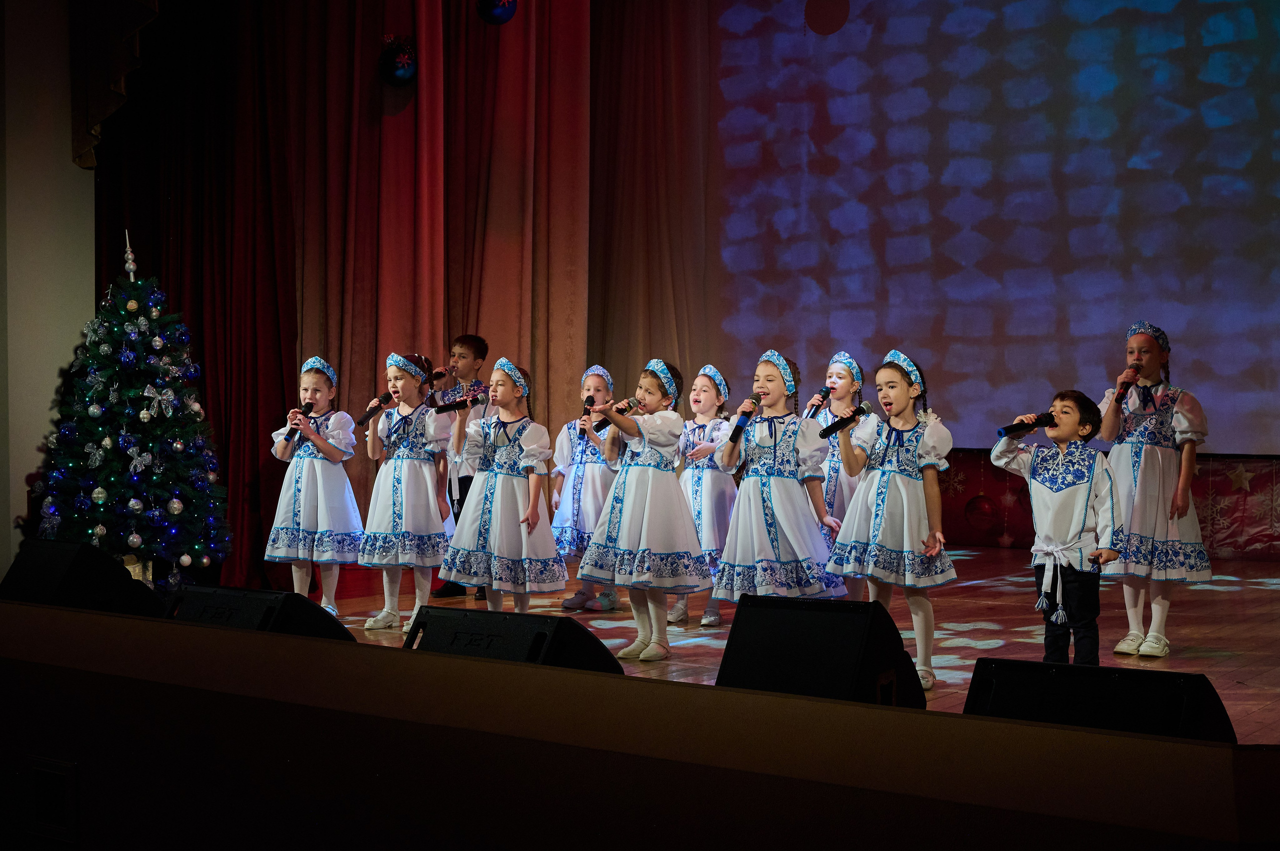 Концерт НГ В ДК. Жизнь курорта Кабардинка в фотографиях