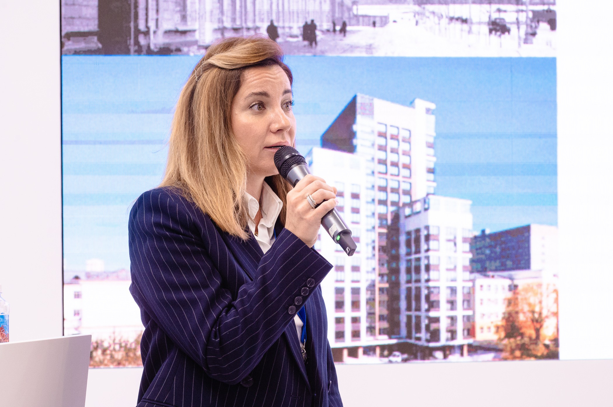 Форум 100+ TechnoBuild Екатеринбург-Экспо. Репортажный и концертный фотограф Алексей Патентный в Екатеринбурге