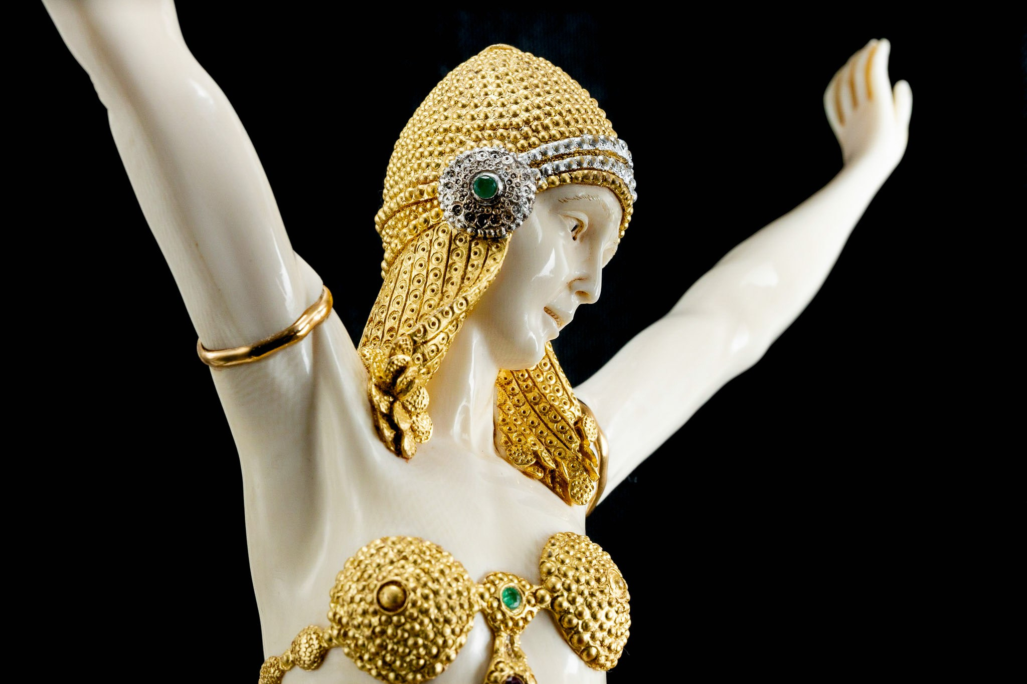 Chiparus sculpture closeup - photographer Andrey Dunin