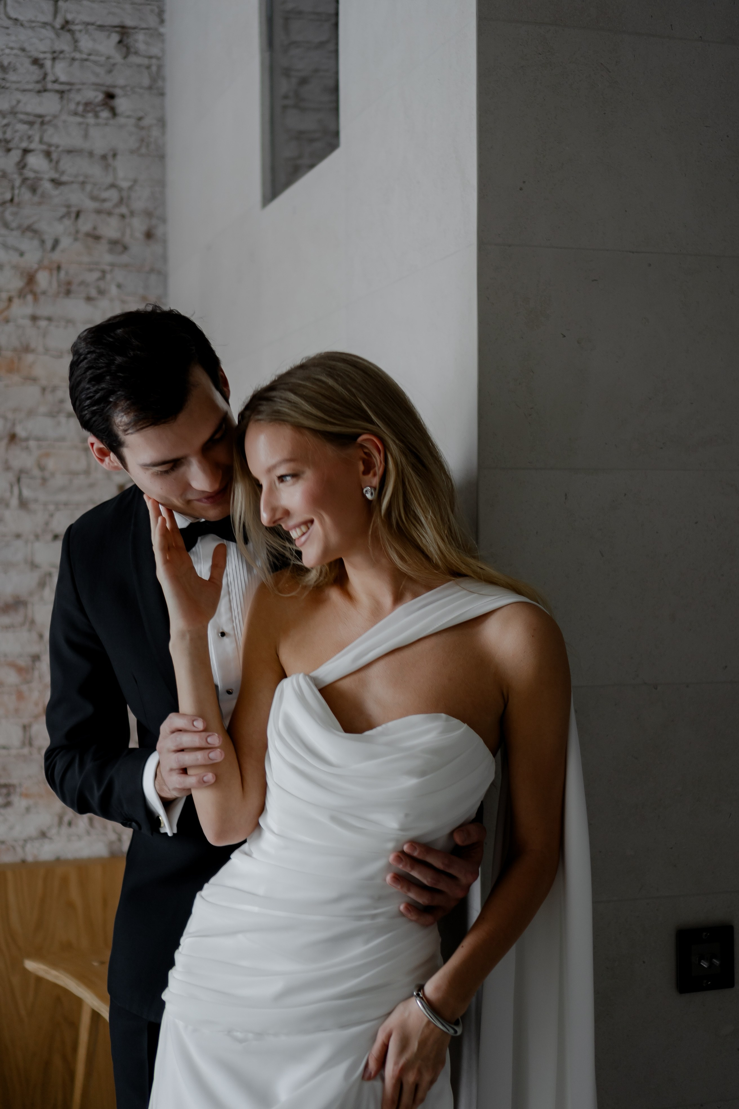 ЭЛЕГАНТНАЯ СВАДБЕНАЯ СЬЕМКА ЖЕНИХА И НЕВЕСТЫ В ДОРОГОМ ОТЕЛЕ САНКТ-ПЕТЕРБУРГА. Профессиональный фотограф, Санкт-Петербург — Виктория Богомолова