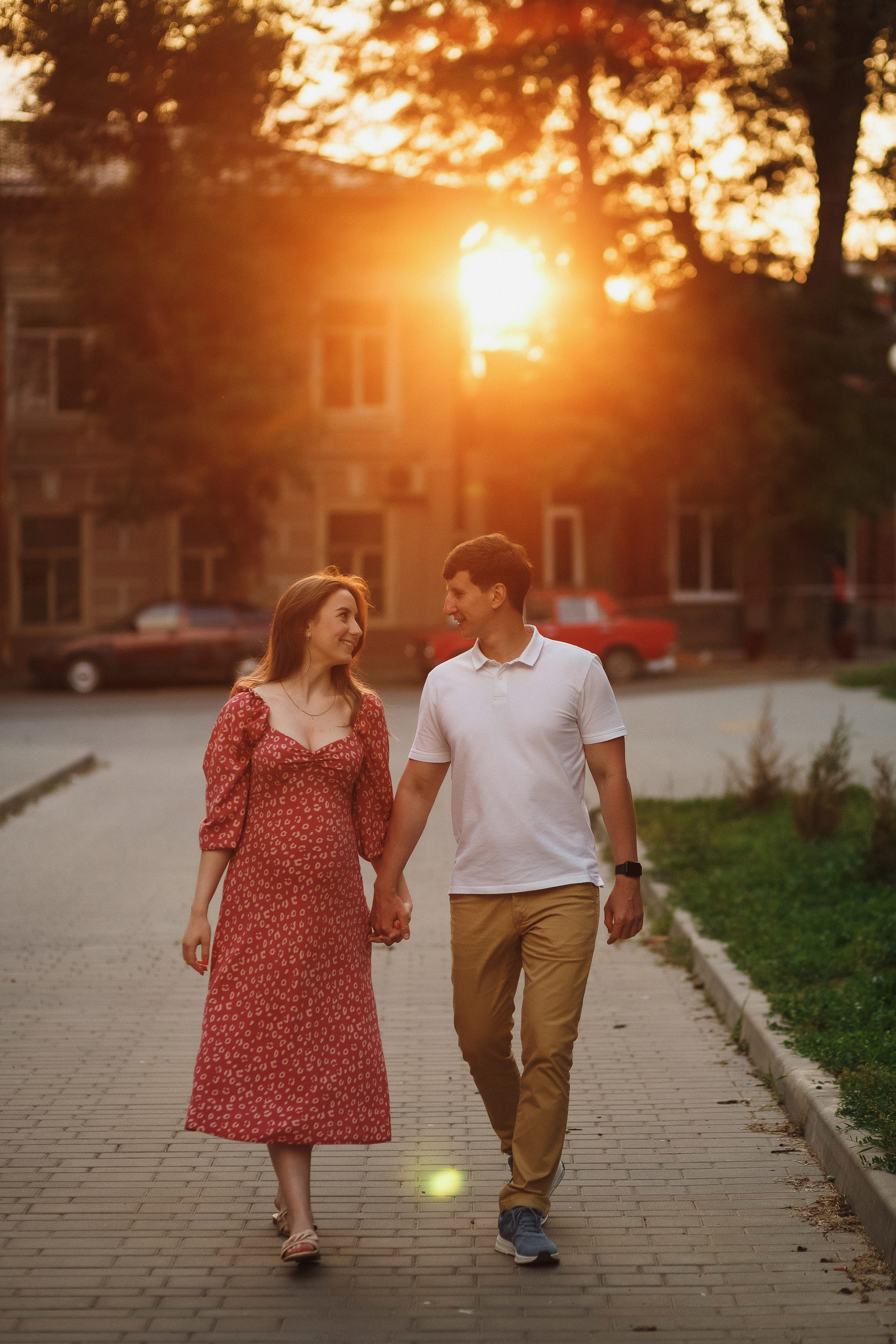 Романтика на улице Петровская в Таганроге: Денис и Аня. Свадебный и семейный фотограф в Таганроге Бакарюк Антон