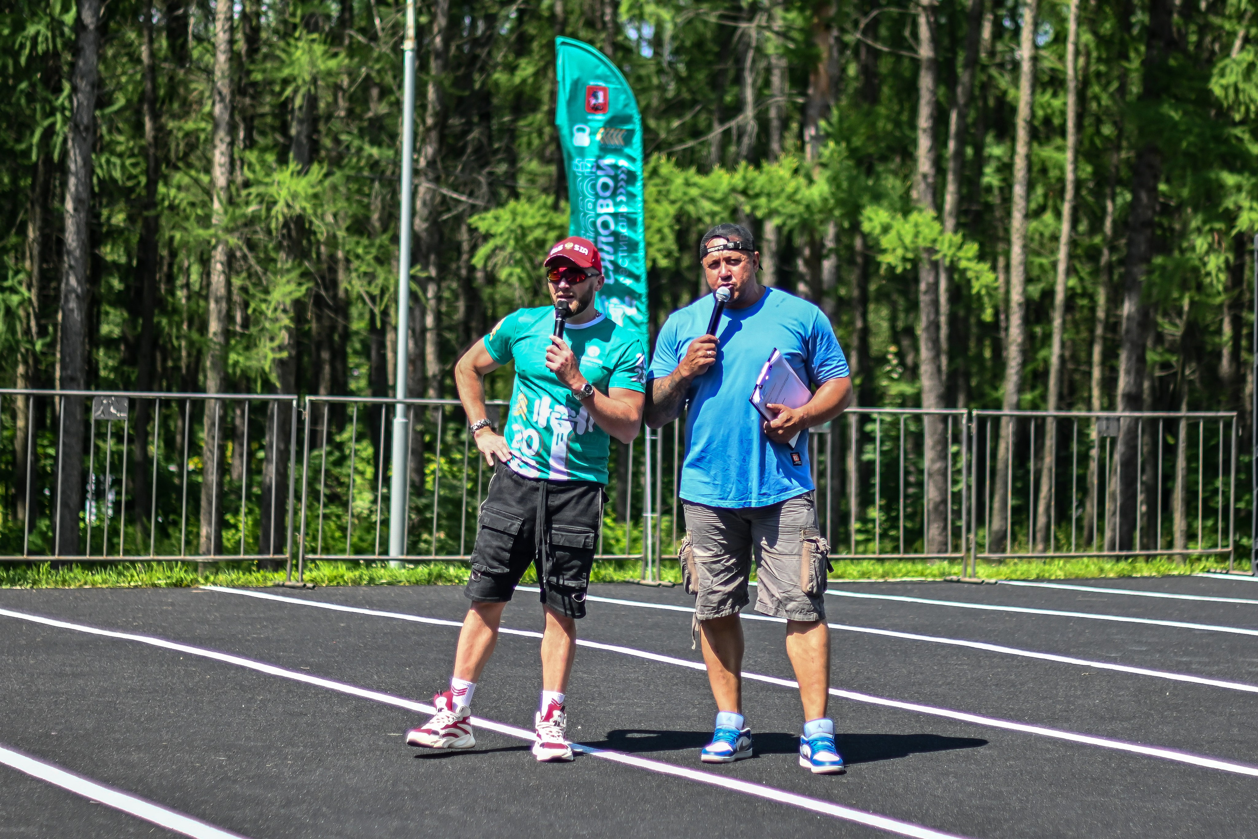 СТРОНГ. Фотограф для бизнесконтента, репортажей и семейного альбома в Москве