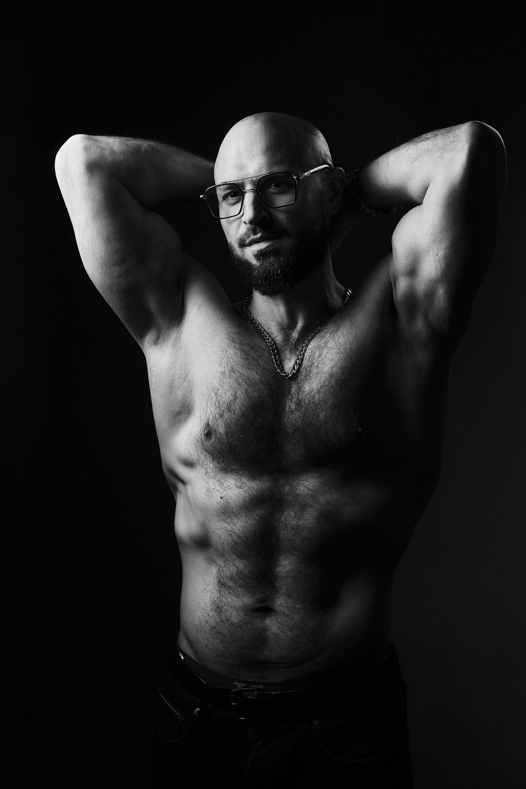 У меня дома (ЧБ)