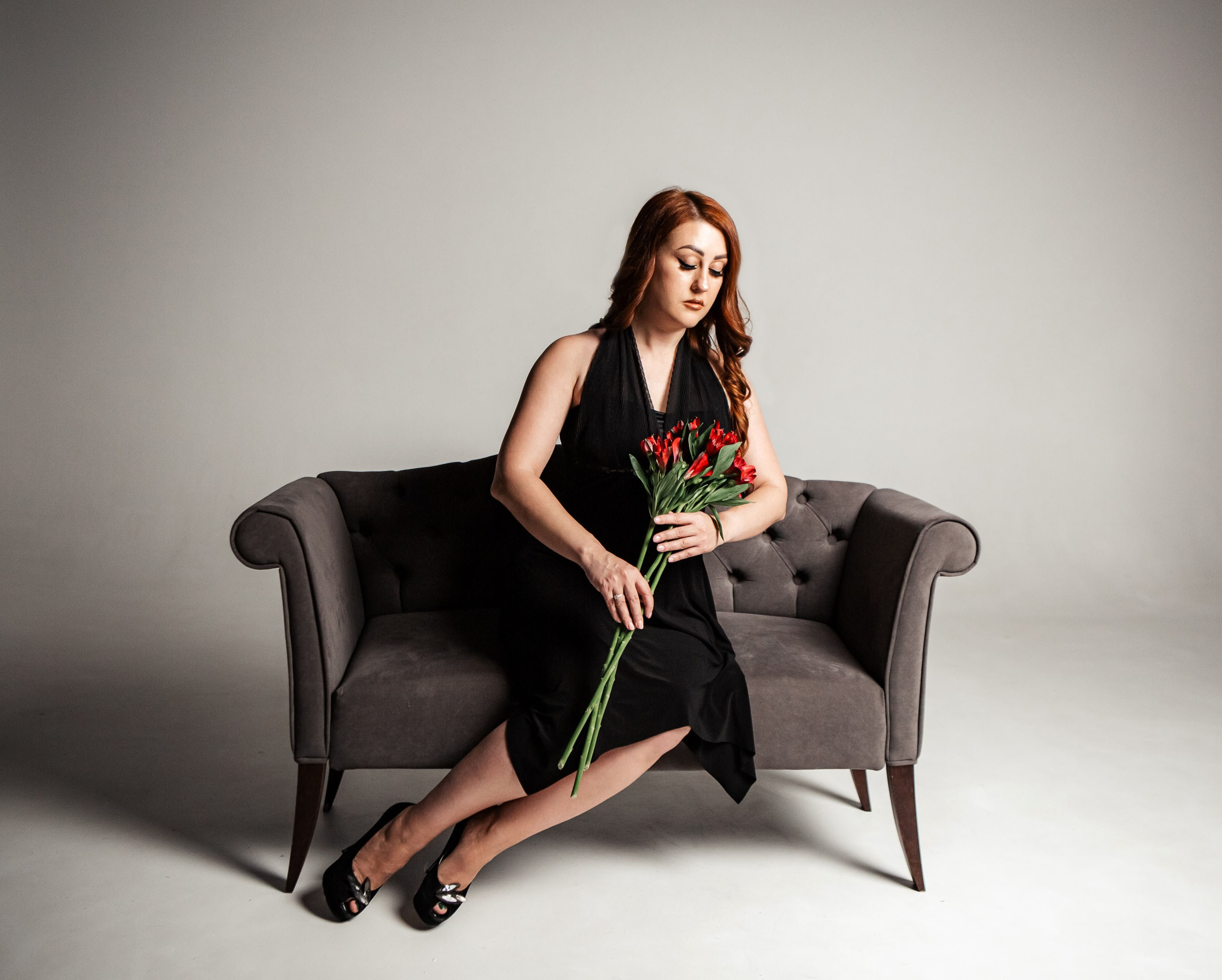 Девушка и цветы. Фотограф Тверь|Москва|Волоколамск| Отт Кристина