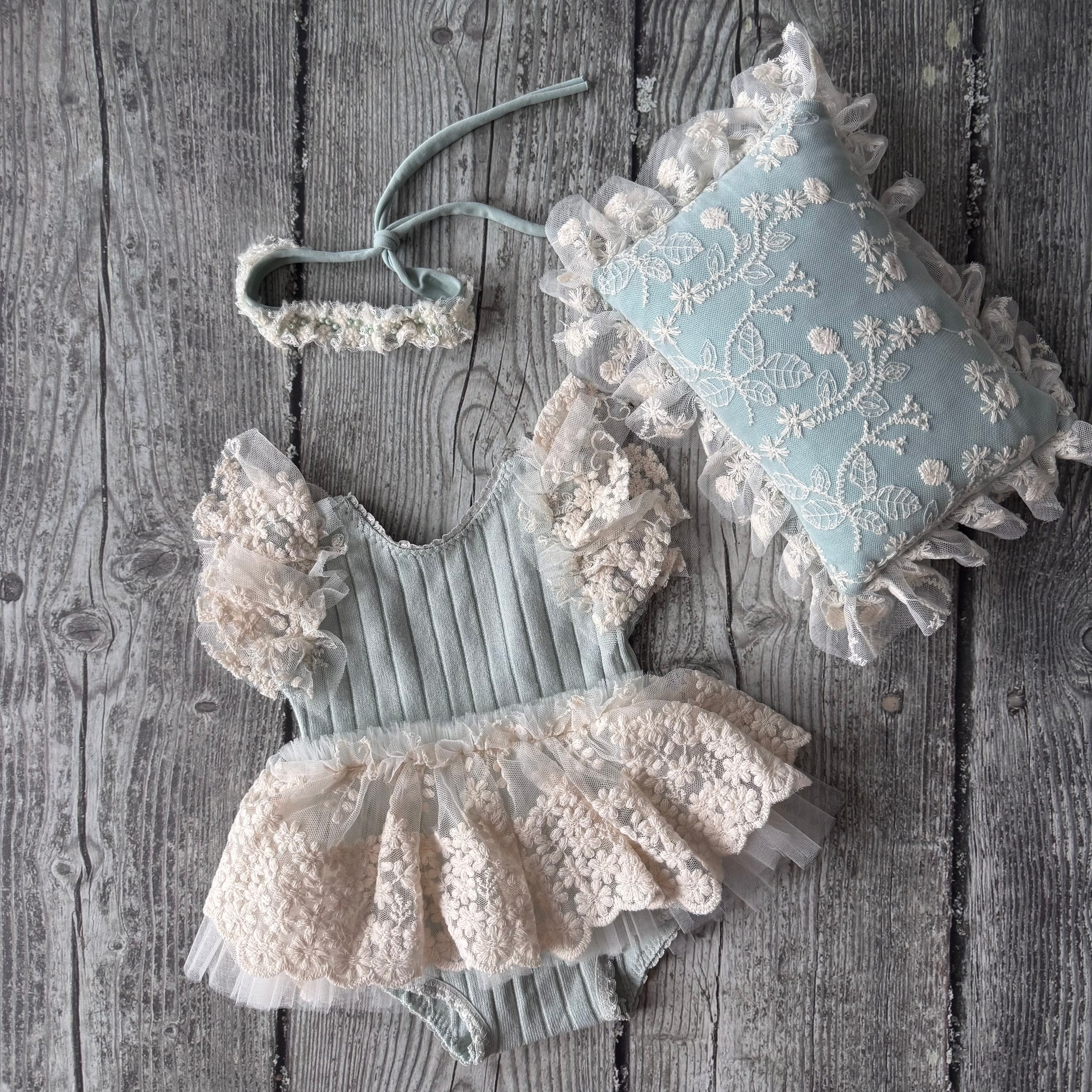 Костюмы и аксессуары для фотосессии новорожденных | Реквизит для съемки newborn в Москве. Фотосессия новорожденных в Москве и Московской области | Профессиональный фотограф newborn — Татьяна Иванова