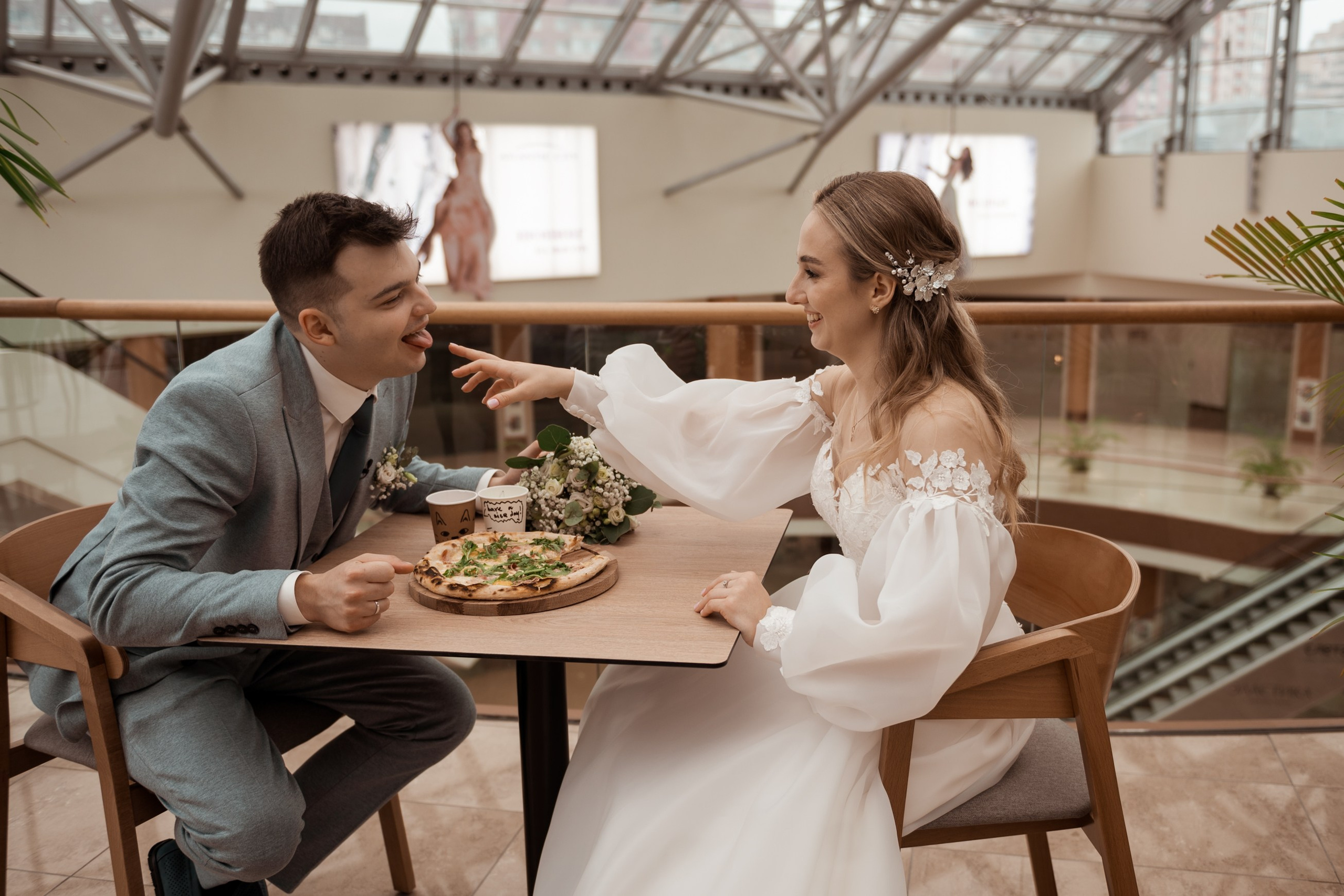 Весь день под дождем, вечером закат на озере. Свадебный и семейный фотограф София Невская