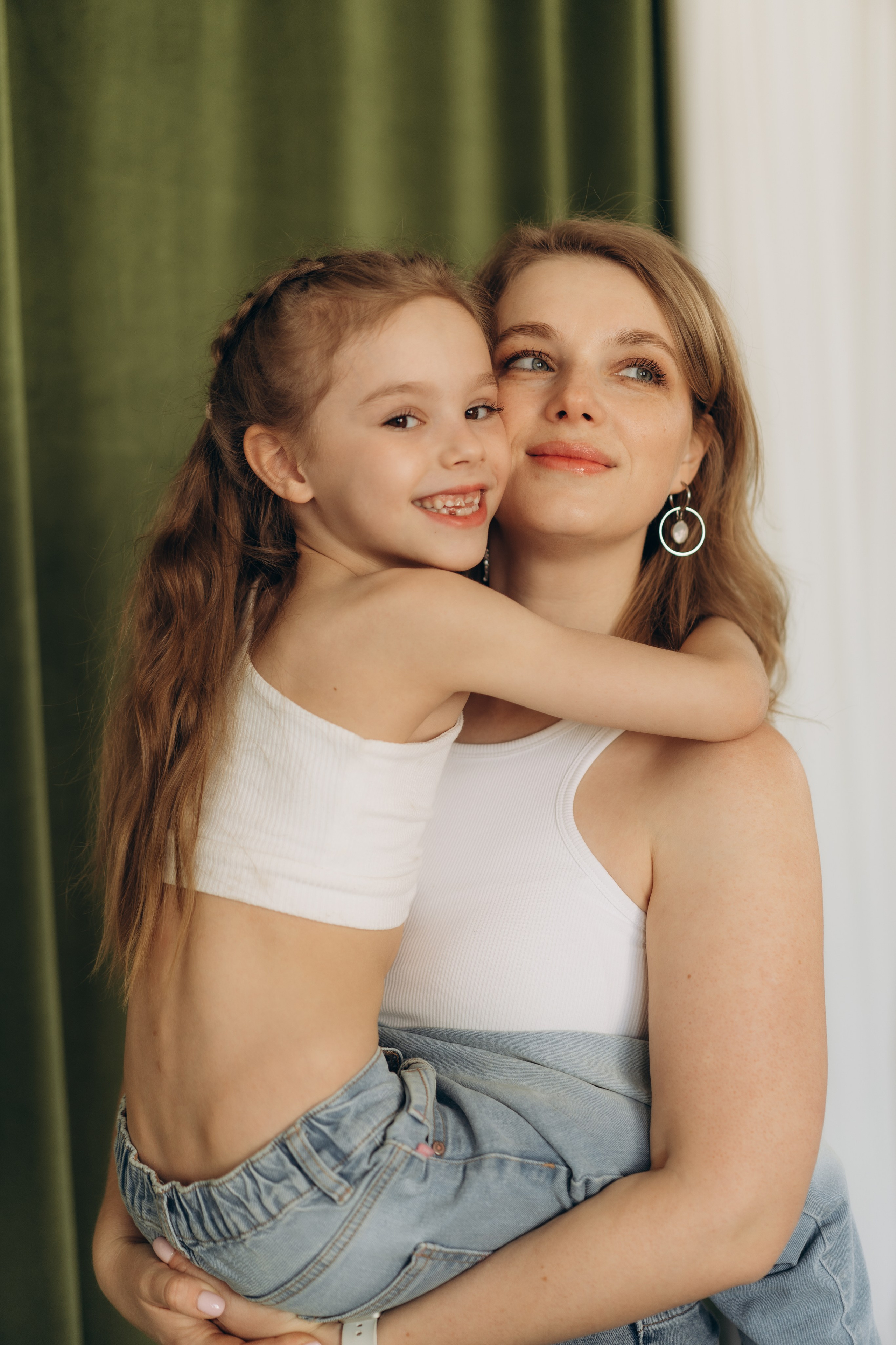 СТУДИЙНАЯ МАМА И ДОЧКА