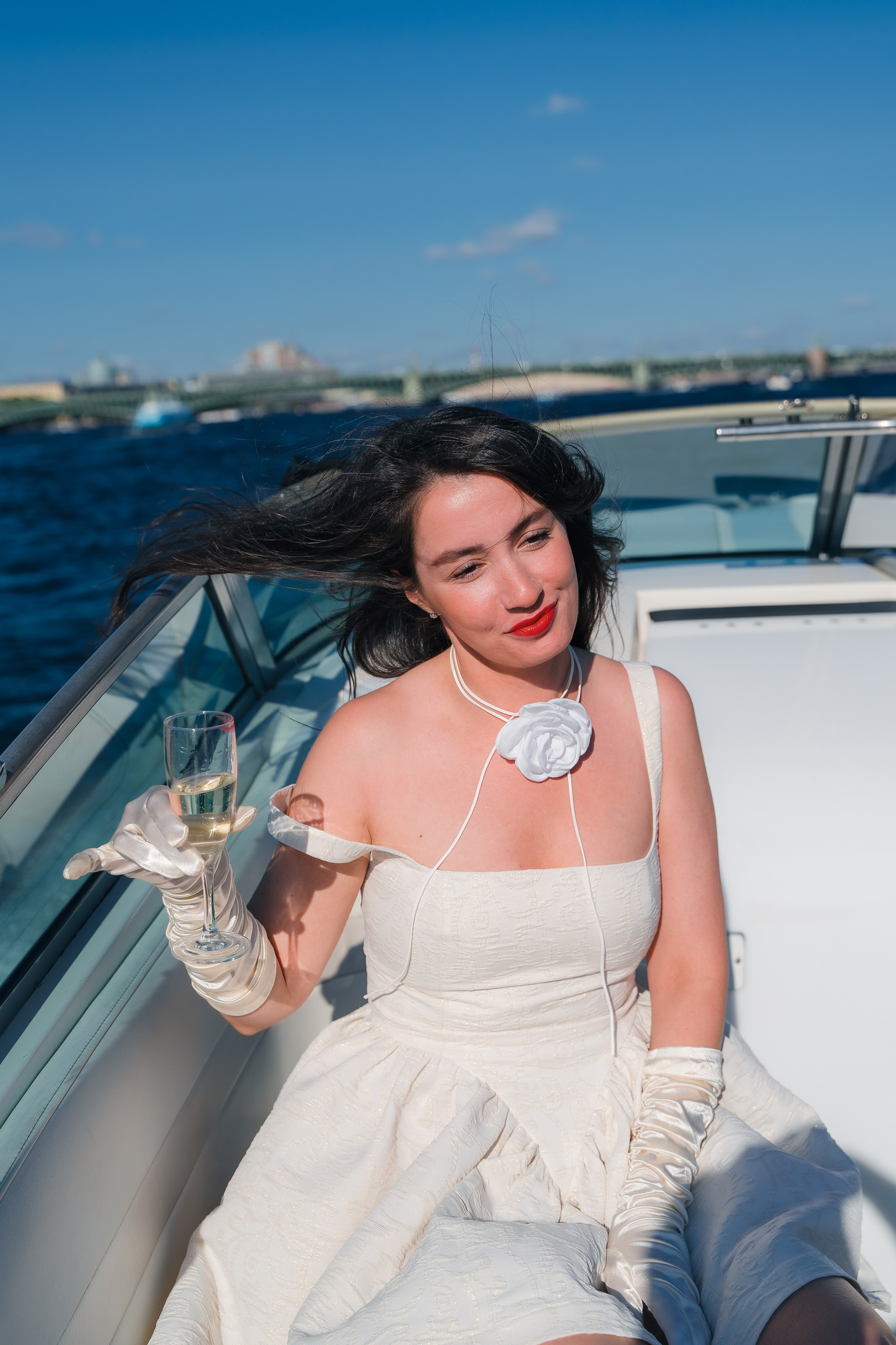 Фотосъемка девичника, встреча девушек, веселые женские портреты