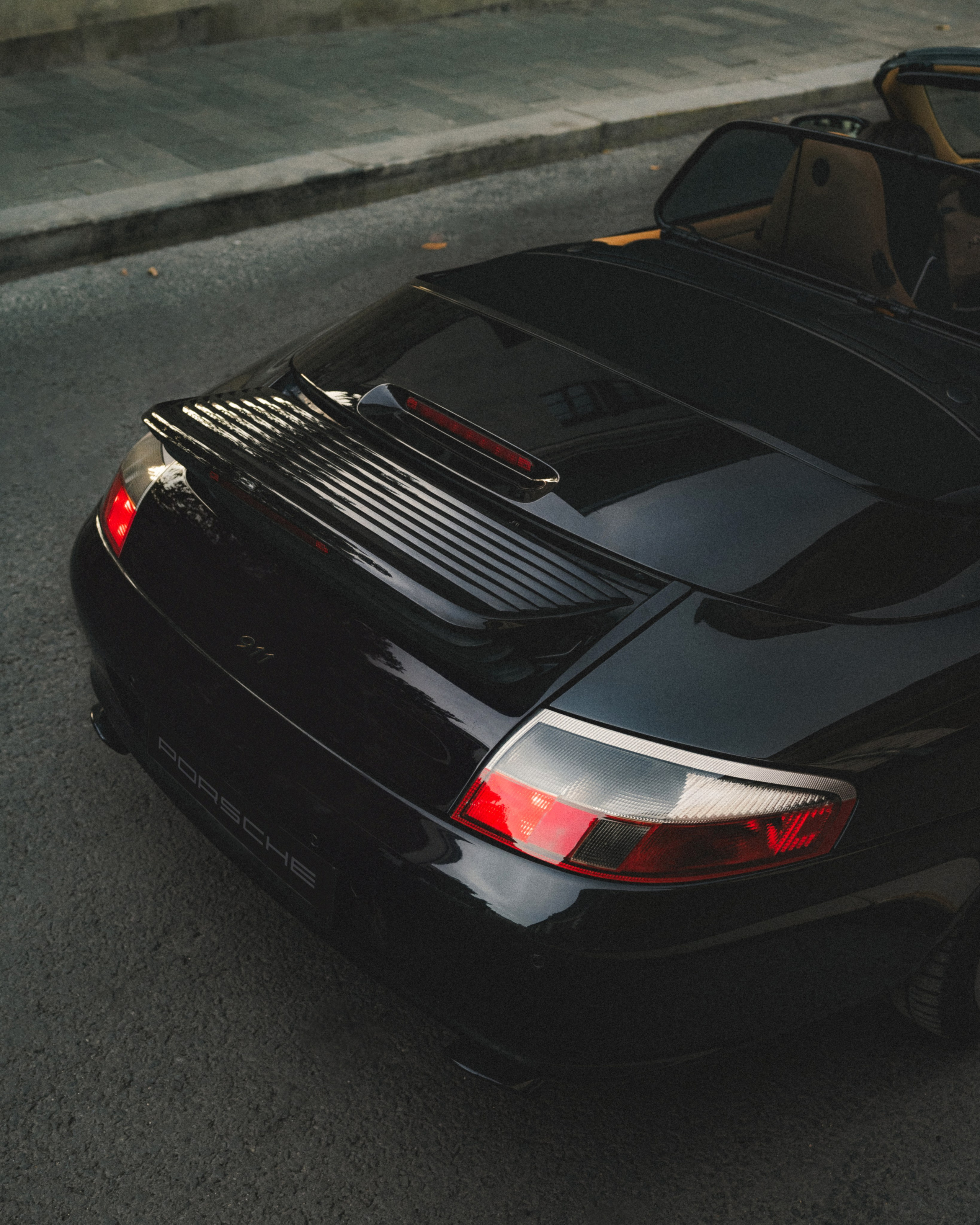 Porsche Carrera 4 Cabriolet x Elina. Фотограф Илья К. в Москве