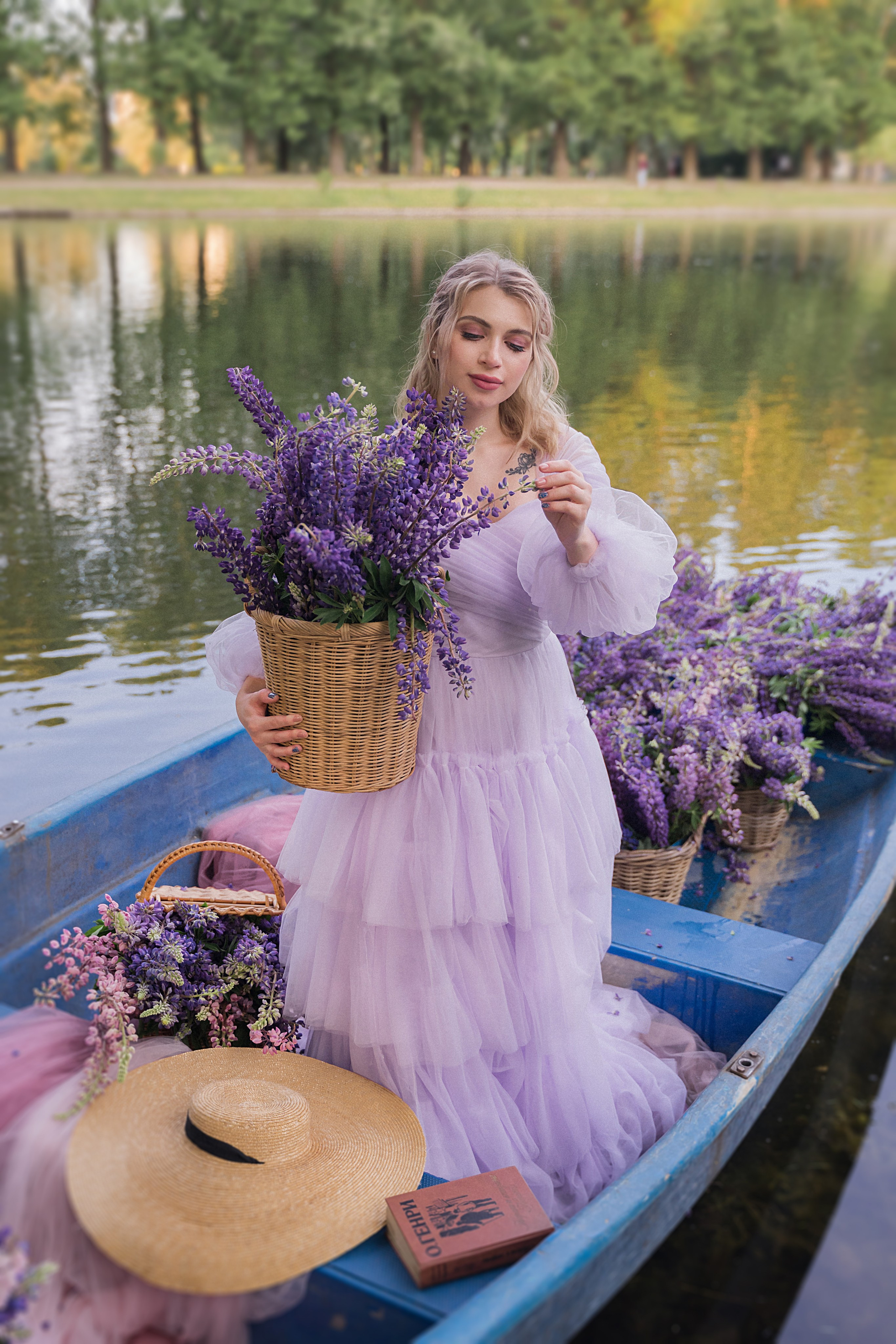 Цветочная лодка. Фотограф в Санкт-Петербурге