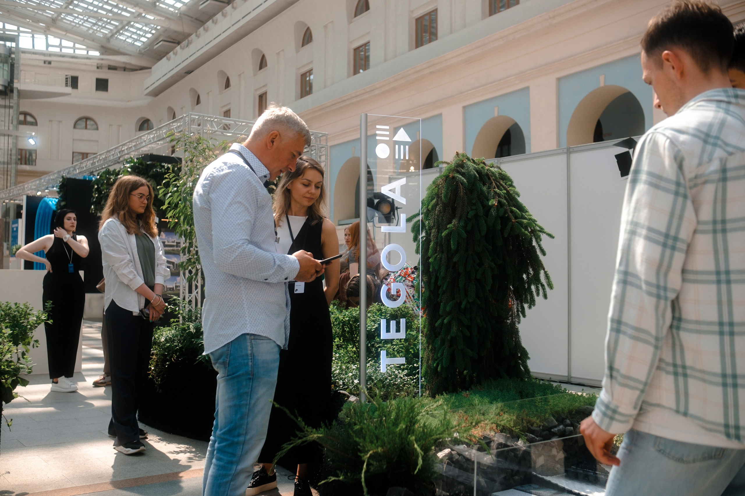 Арх Москва 2023. Репортаж — Бэки — Портреты. Москва, СПб. Алексей Назаров