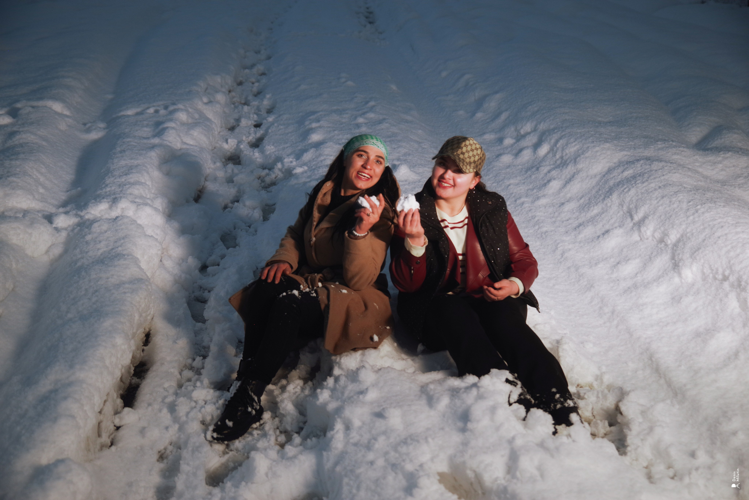 Спящий Менджи зимой. Портретный фотограф Денис Милютин