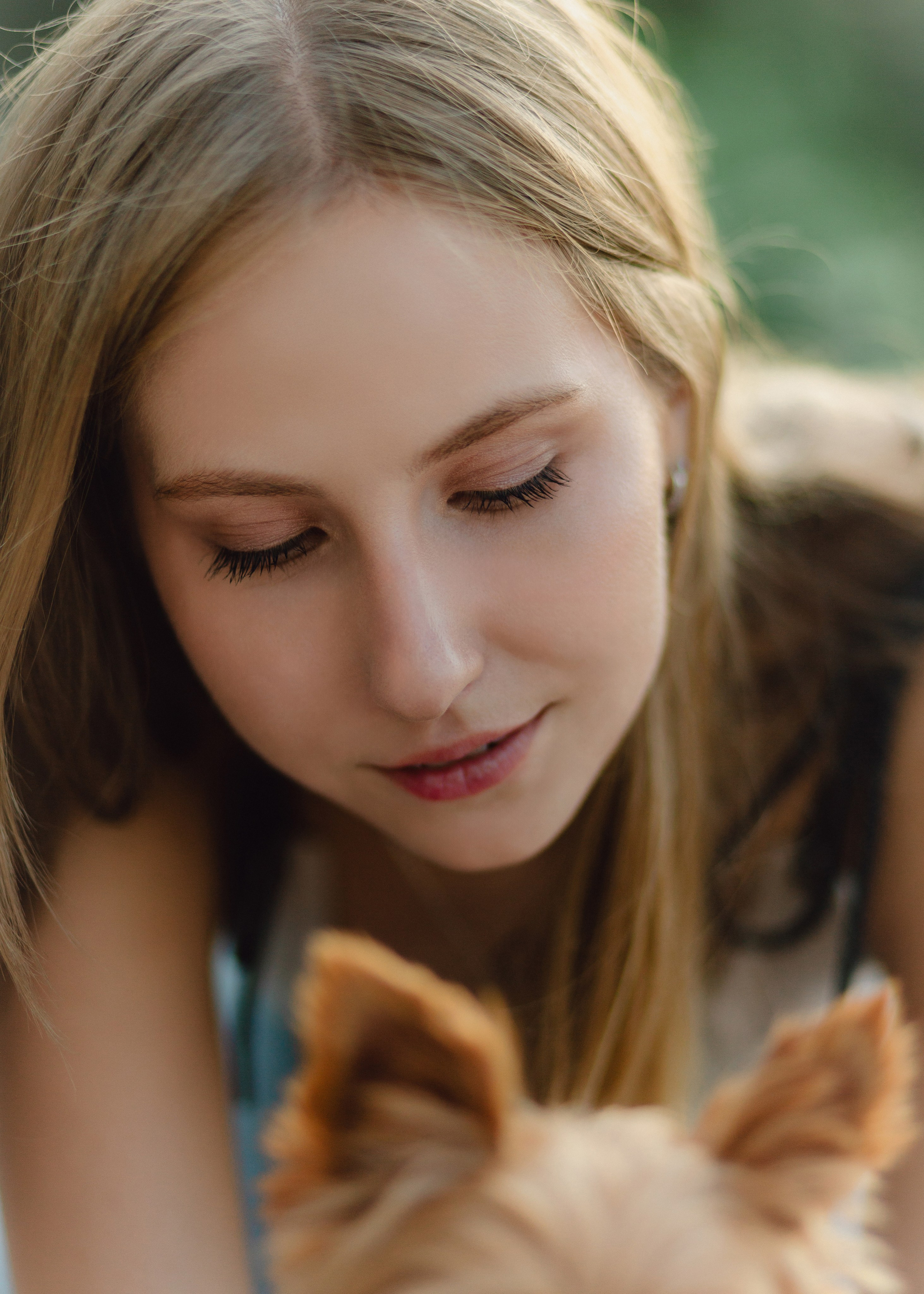 Julia & Her Playful Stitch. Barbara Isaeva