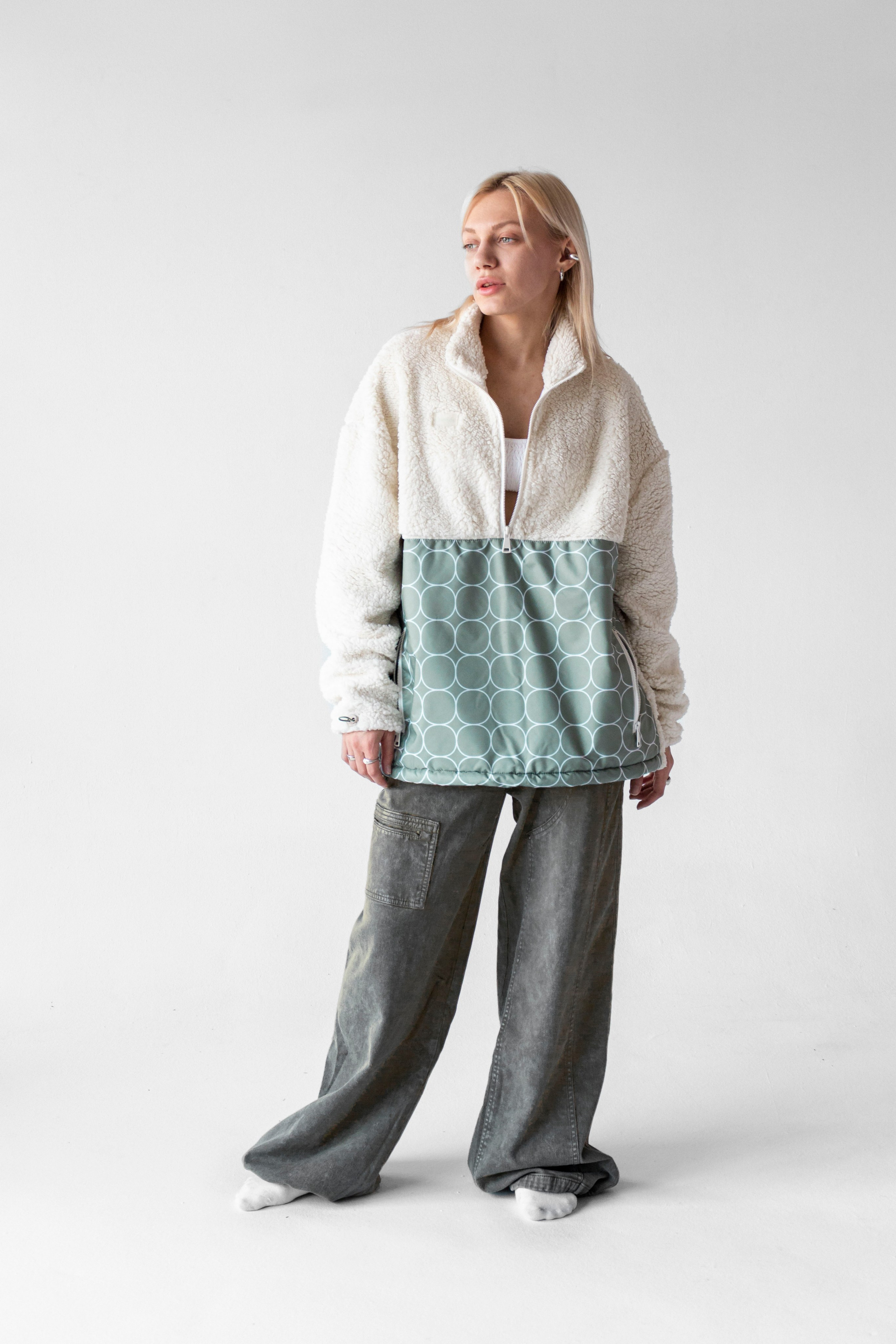 Каталог мерча. Александра Романова креатор в Москве