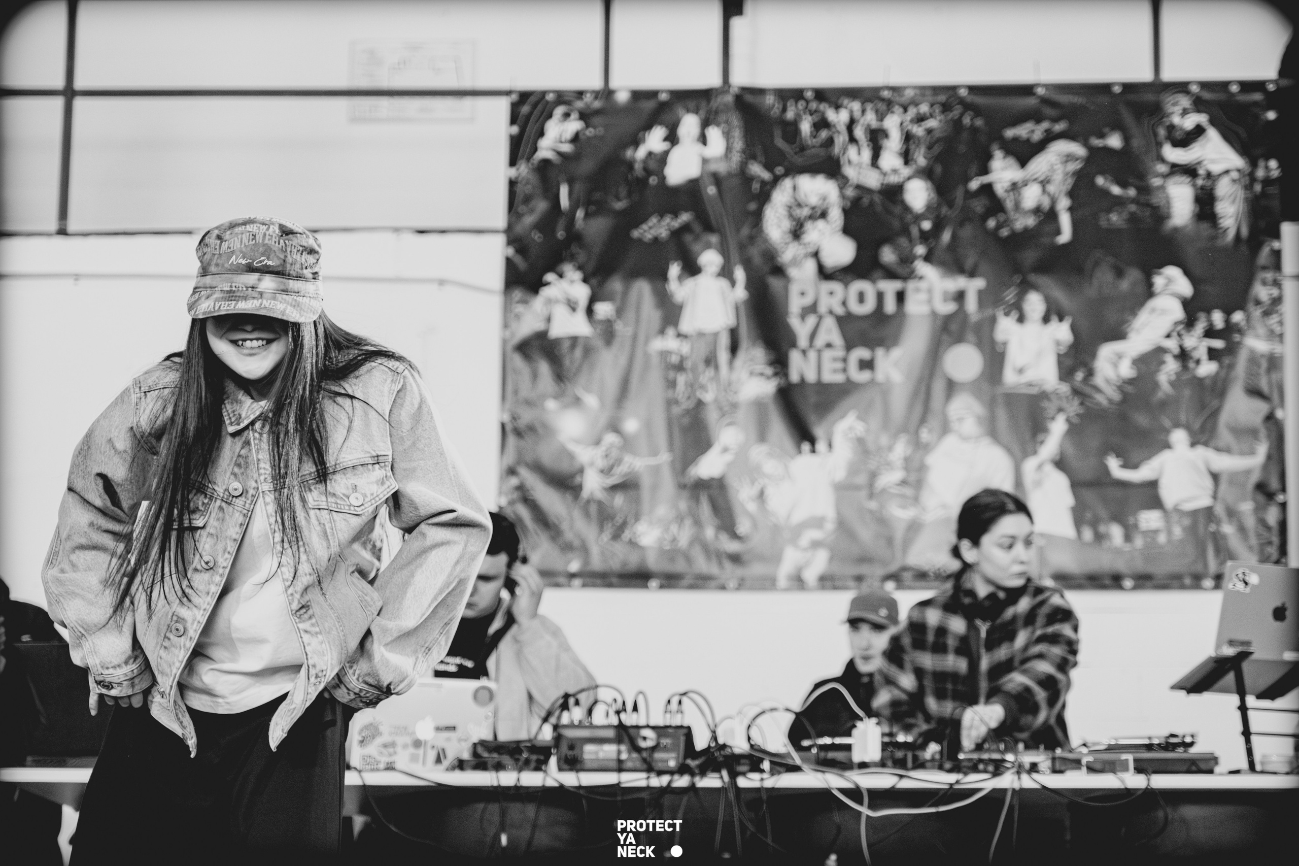 PROTECT YA NECK 22/03 (@youlovebu). Соня бу тебя сфоткала