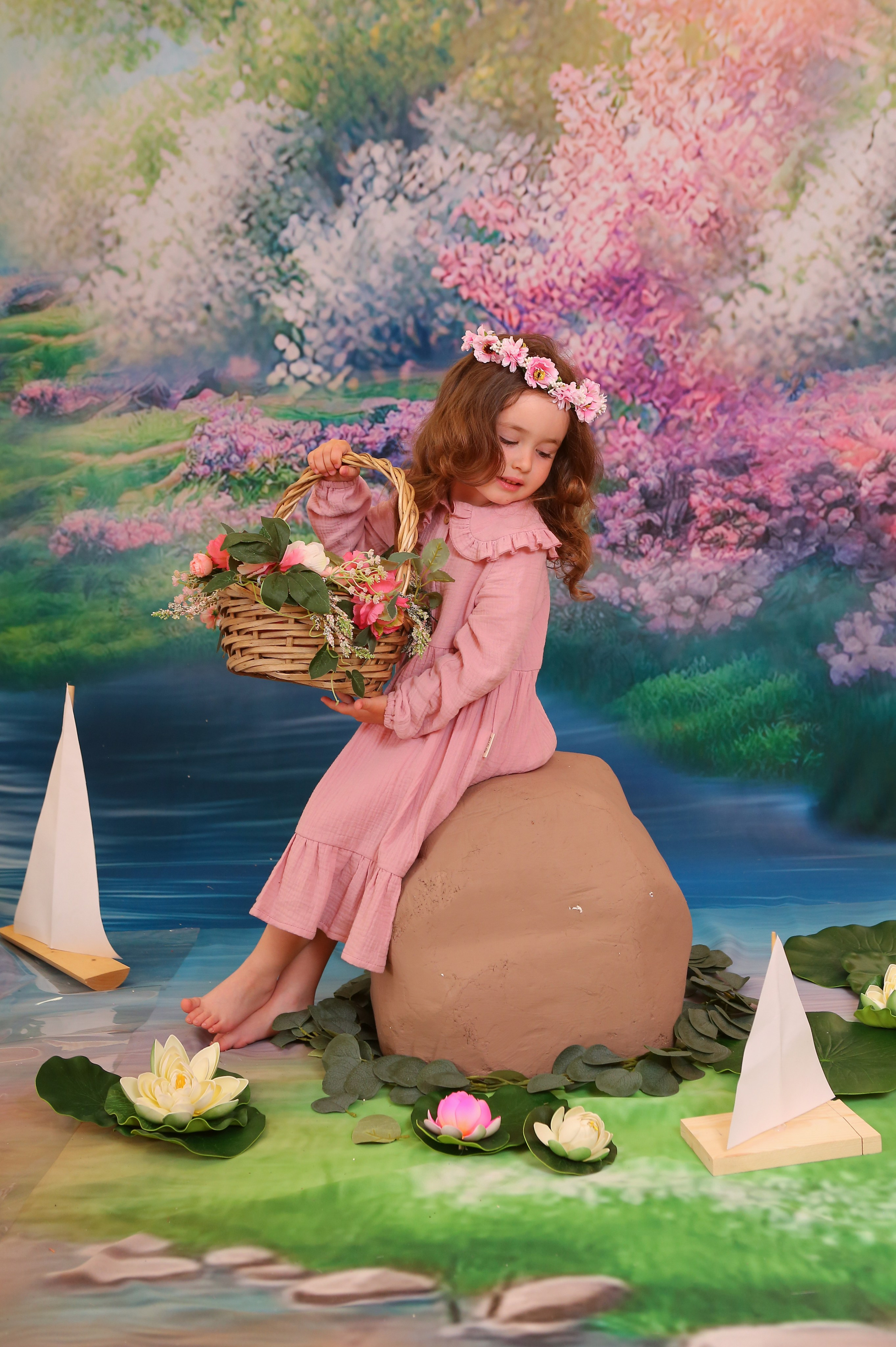 Цветочная лодка. Студия детской и семейной фотографии 12кадров