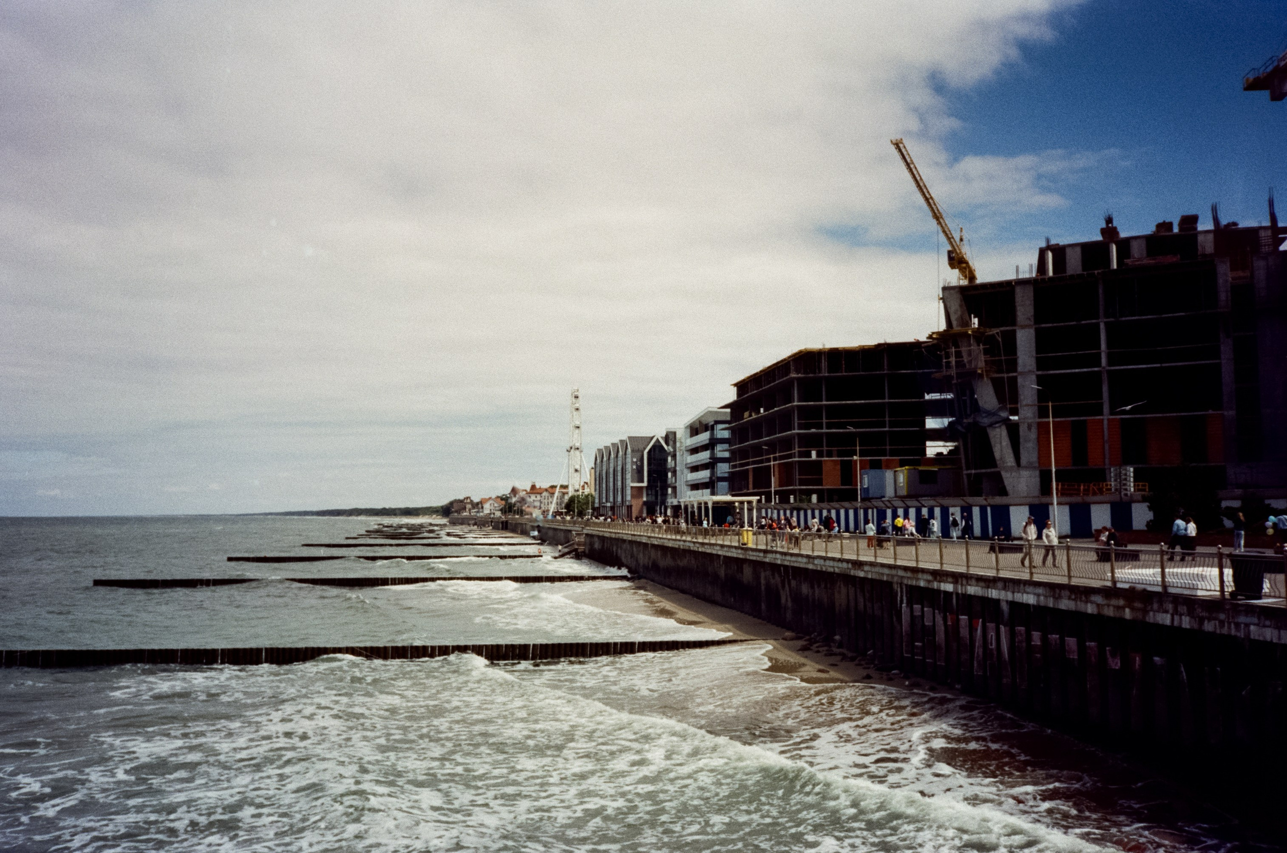 Зеленоградск. Море, пирс и вид на Куршскую косу. Фотограф-документалист Мария Осокина