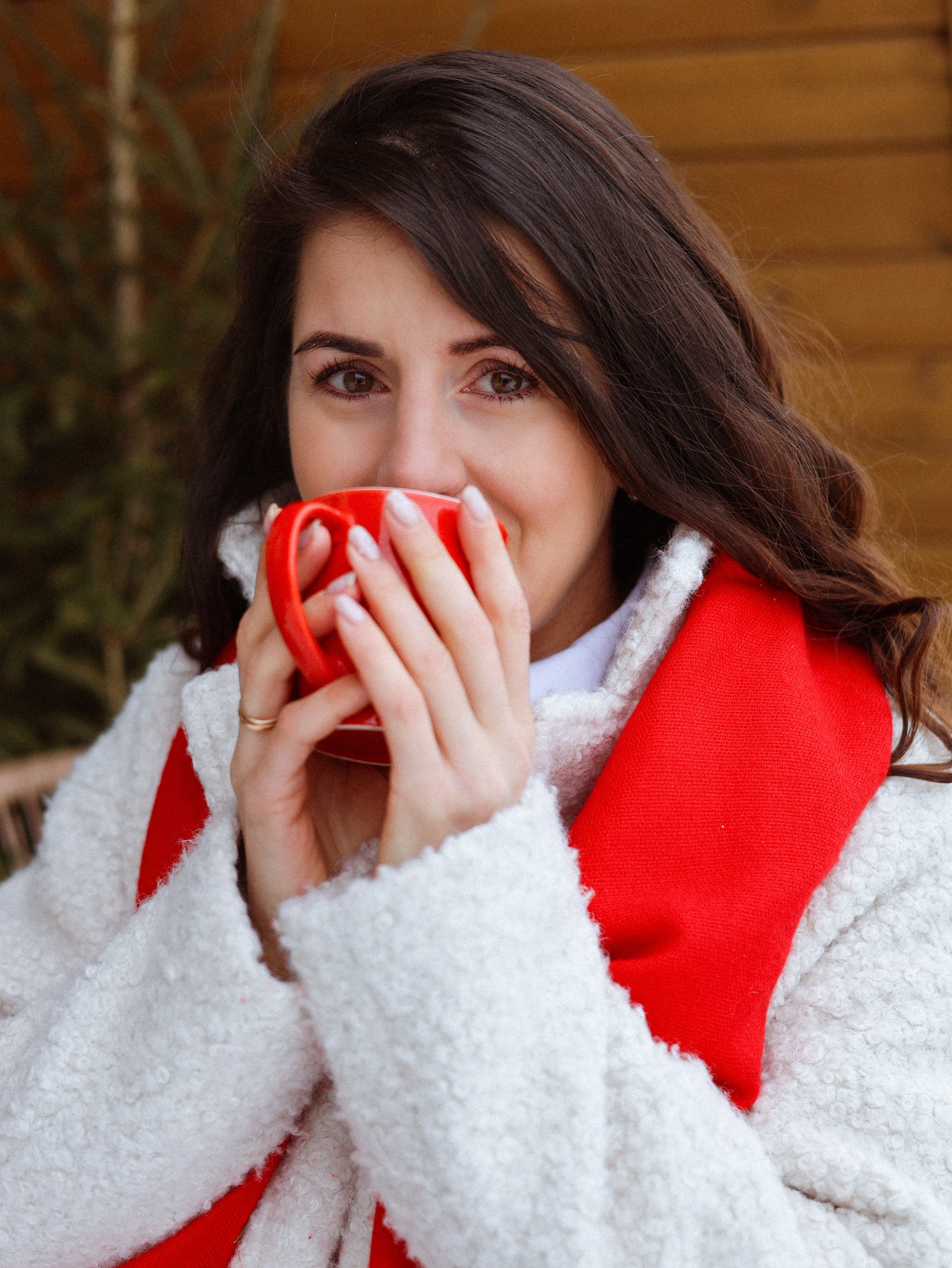 Вера в красном. Мания, портретный фотограф в городе Оренбург