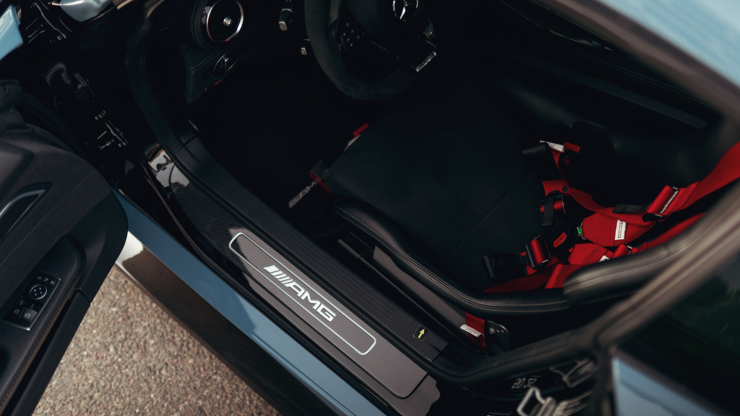 Фотографии Mercedes-AMG GTR