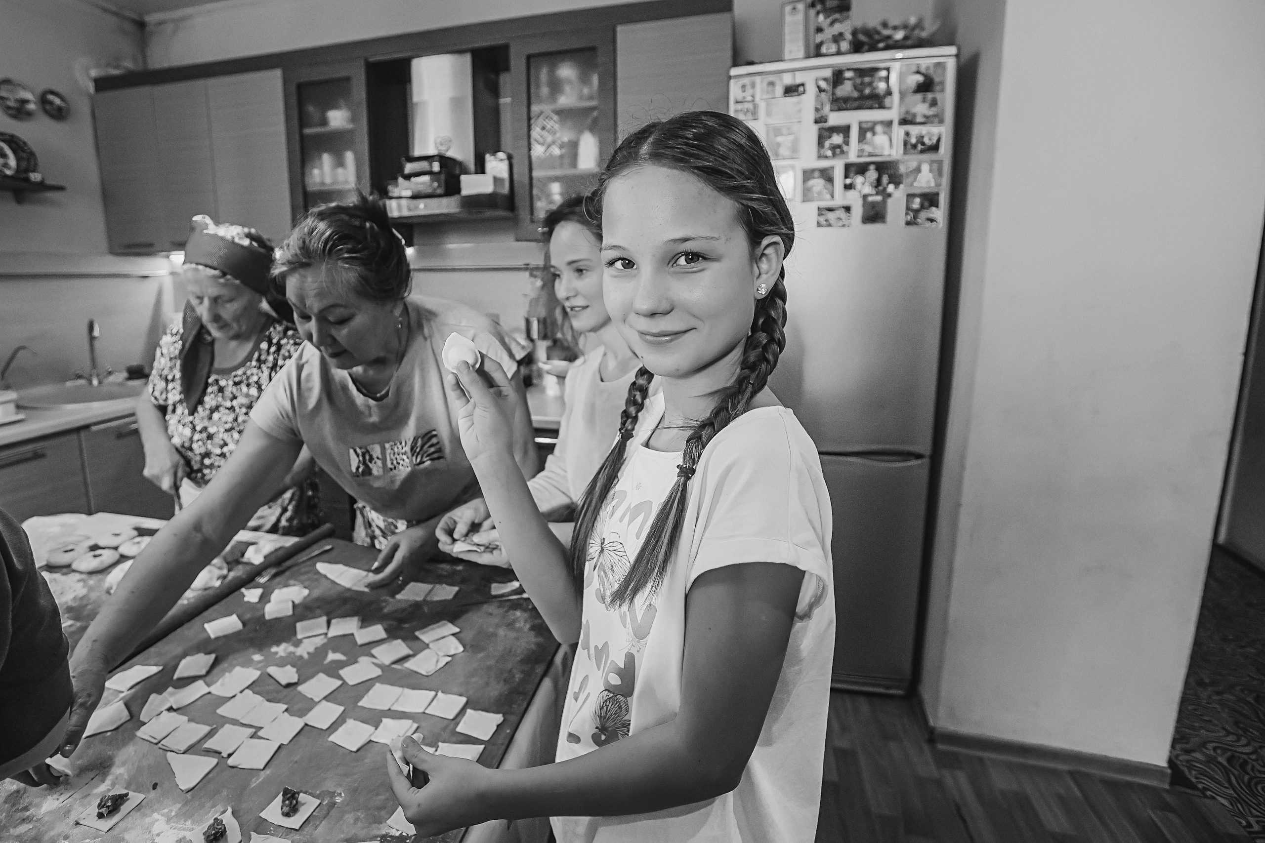 Большая семья репортаж. Семейный фотограф Тюмень, фотограф на роды Салмина Мария