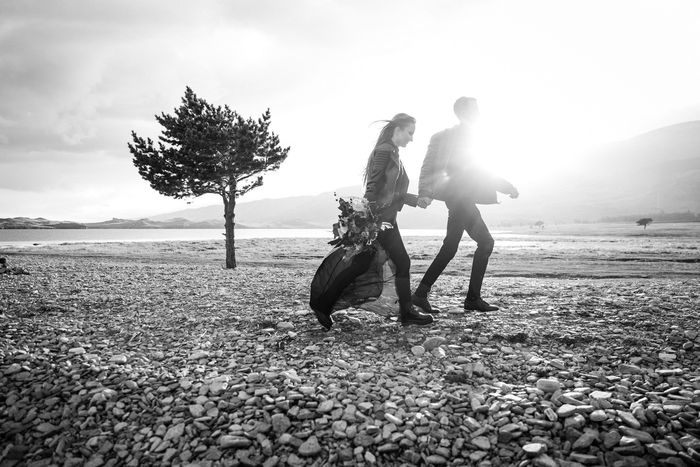 Полина и Женя. Лес, кожанки и 2 дня кайфа. Свадебный фотограф в Иркутске Сапаров Александр