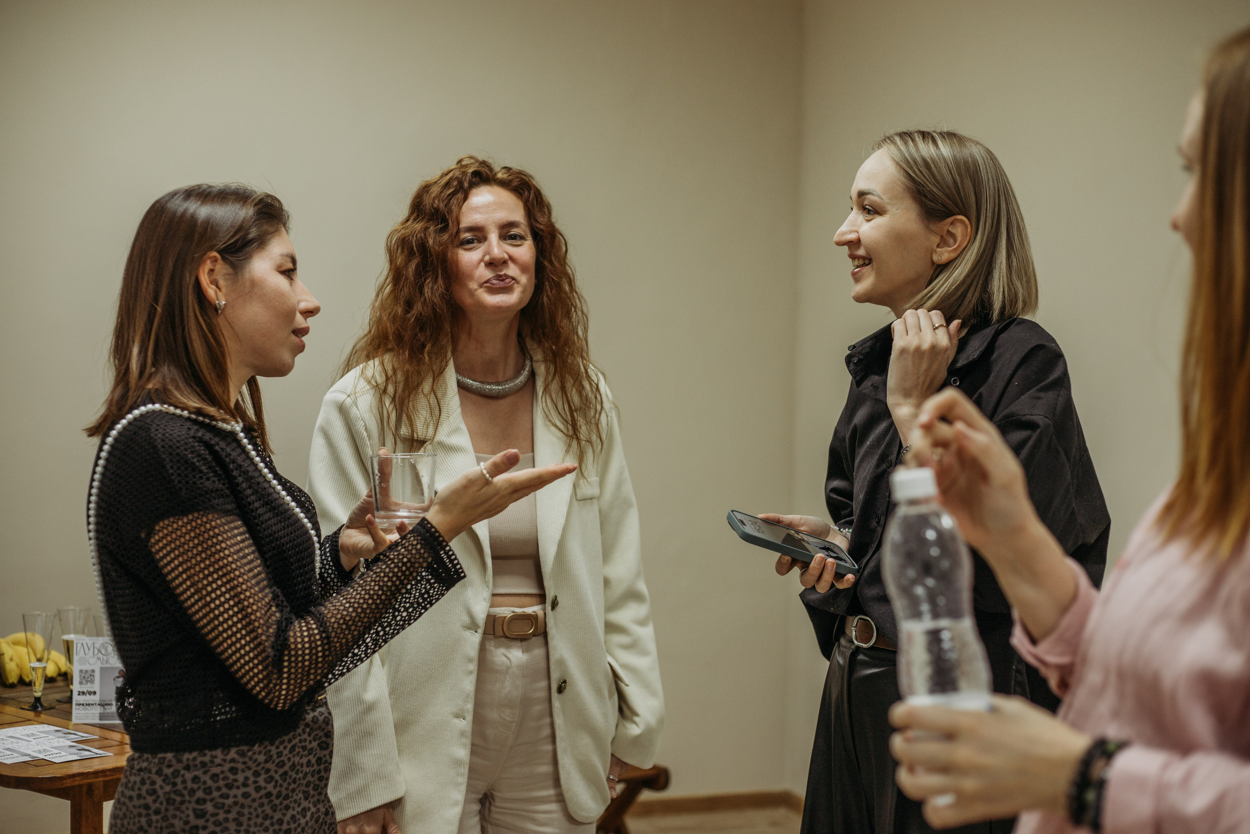 Презентация газеты «Глубокий смысл». Венера Гайн. Репортажный фотограф  Тюмень. Обучение фотографии с 0