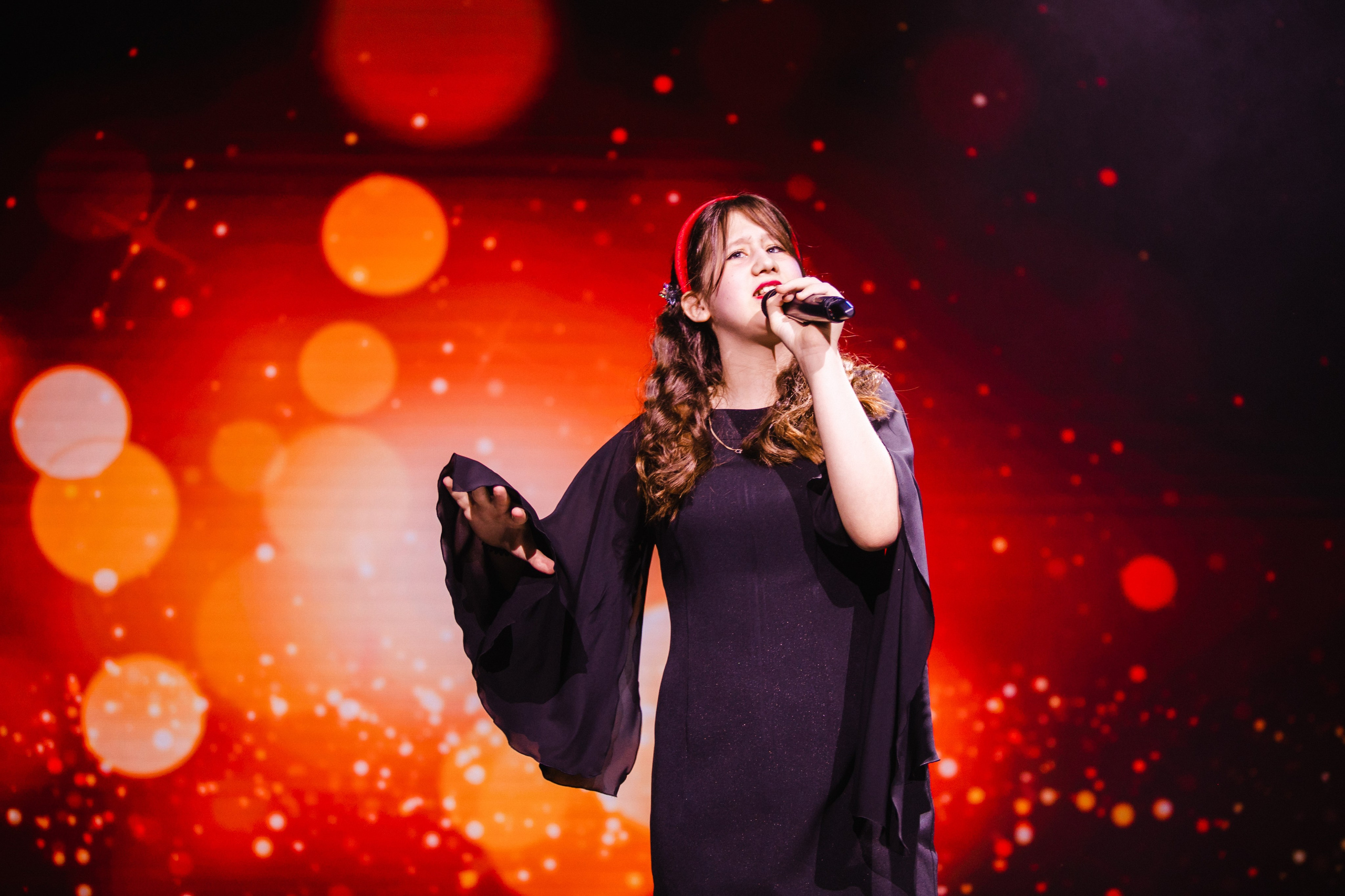 Отчетный концерт центра национальных культур 2025. Роман Урумбаев фотограф Нижневартовск