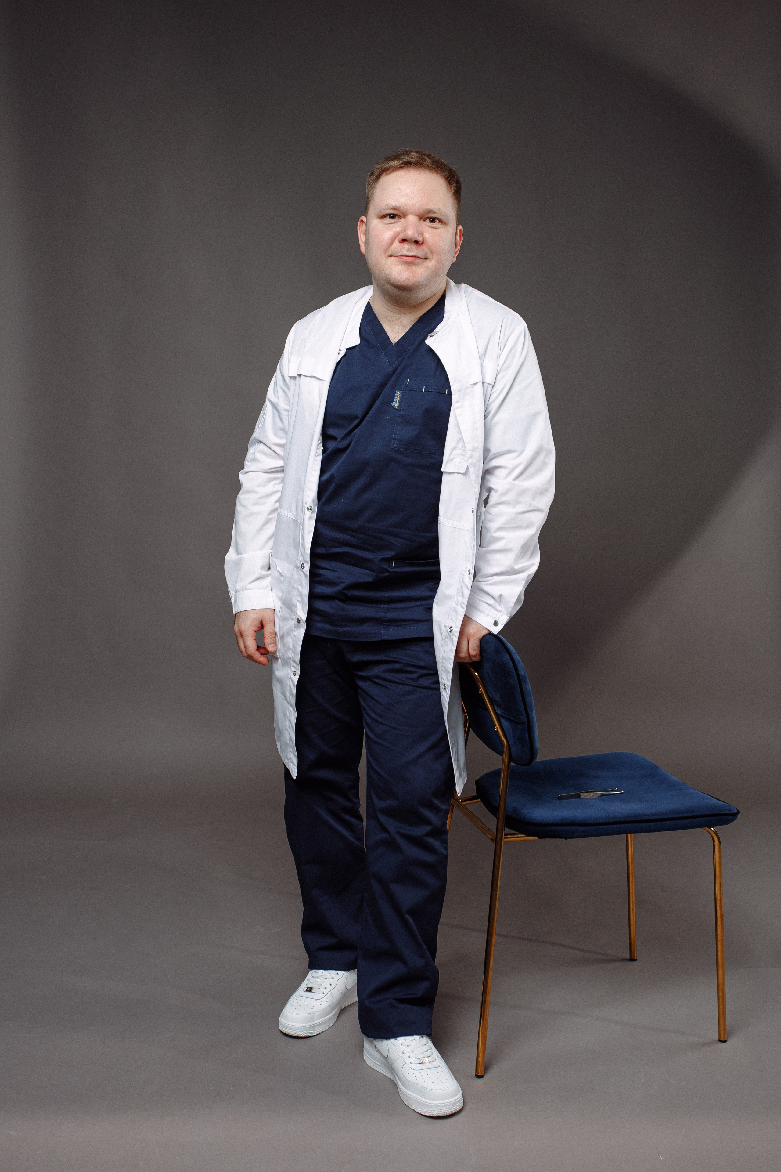 Съёмка врача в студии. Фотограф врача в Нижнем Новгороде и Нижегородской области.