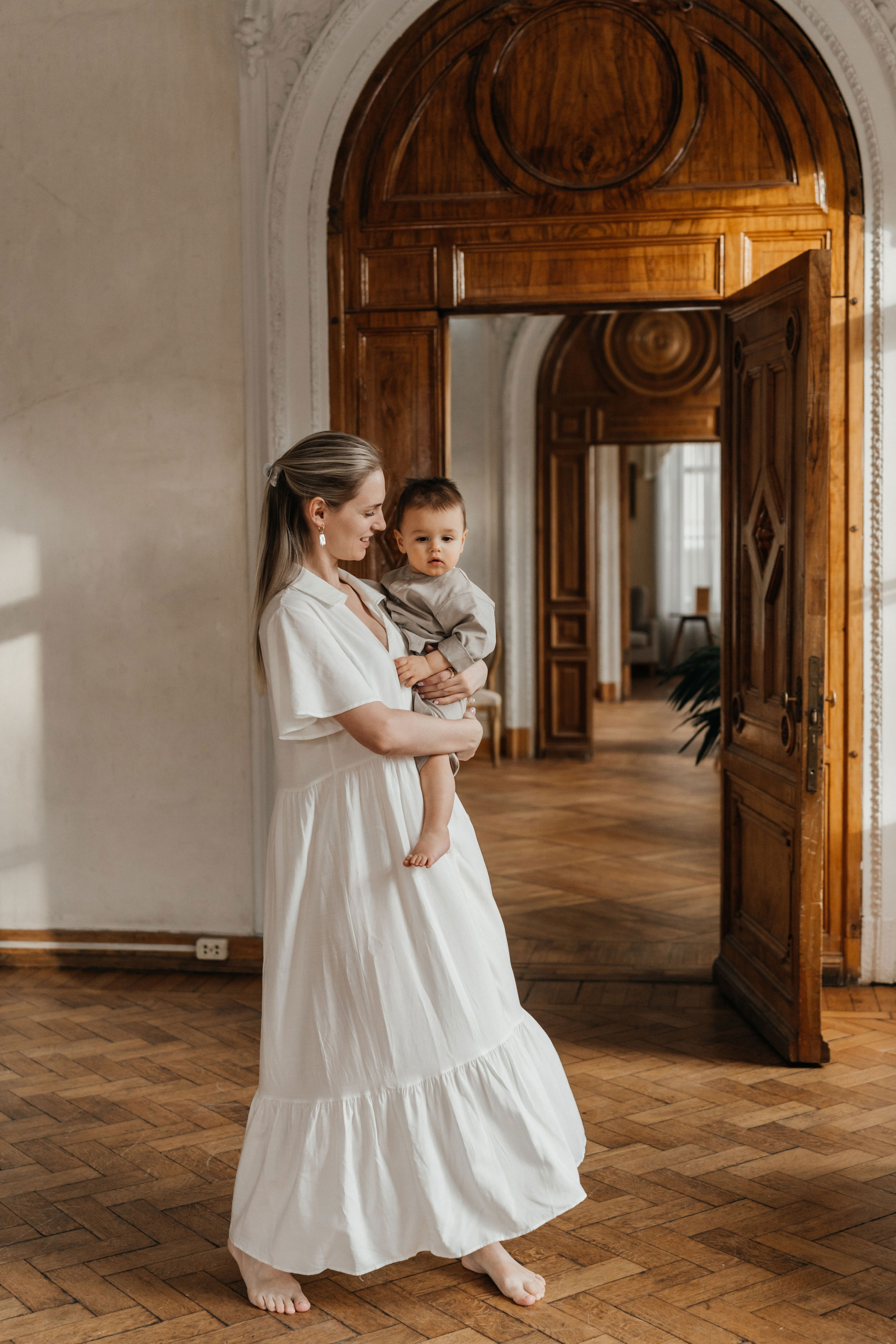 Маленькие ножки в читальне им. Пушкина. Ваш фотограф Вика Артемова