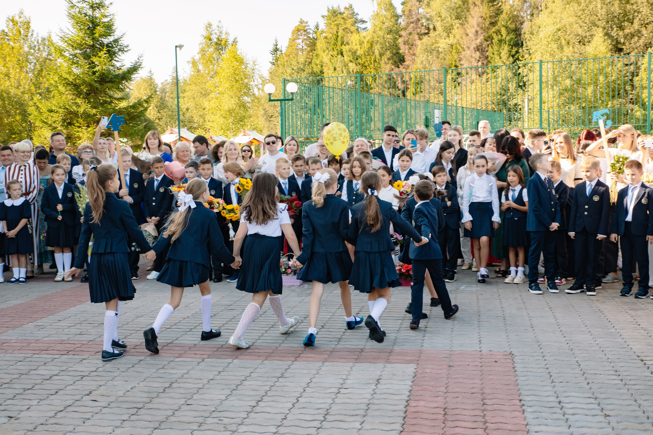 Линейка 1Б Школа Права и Экономики. Фотограф в Москве Яна Полосина
