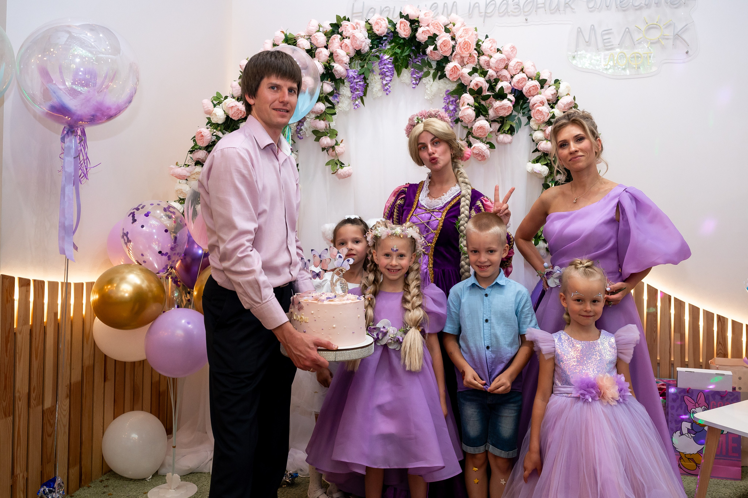 ДР в лофте с фокусником