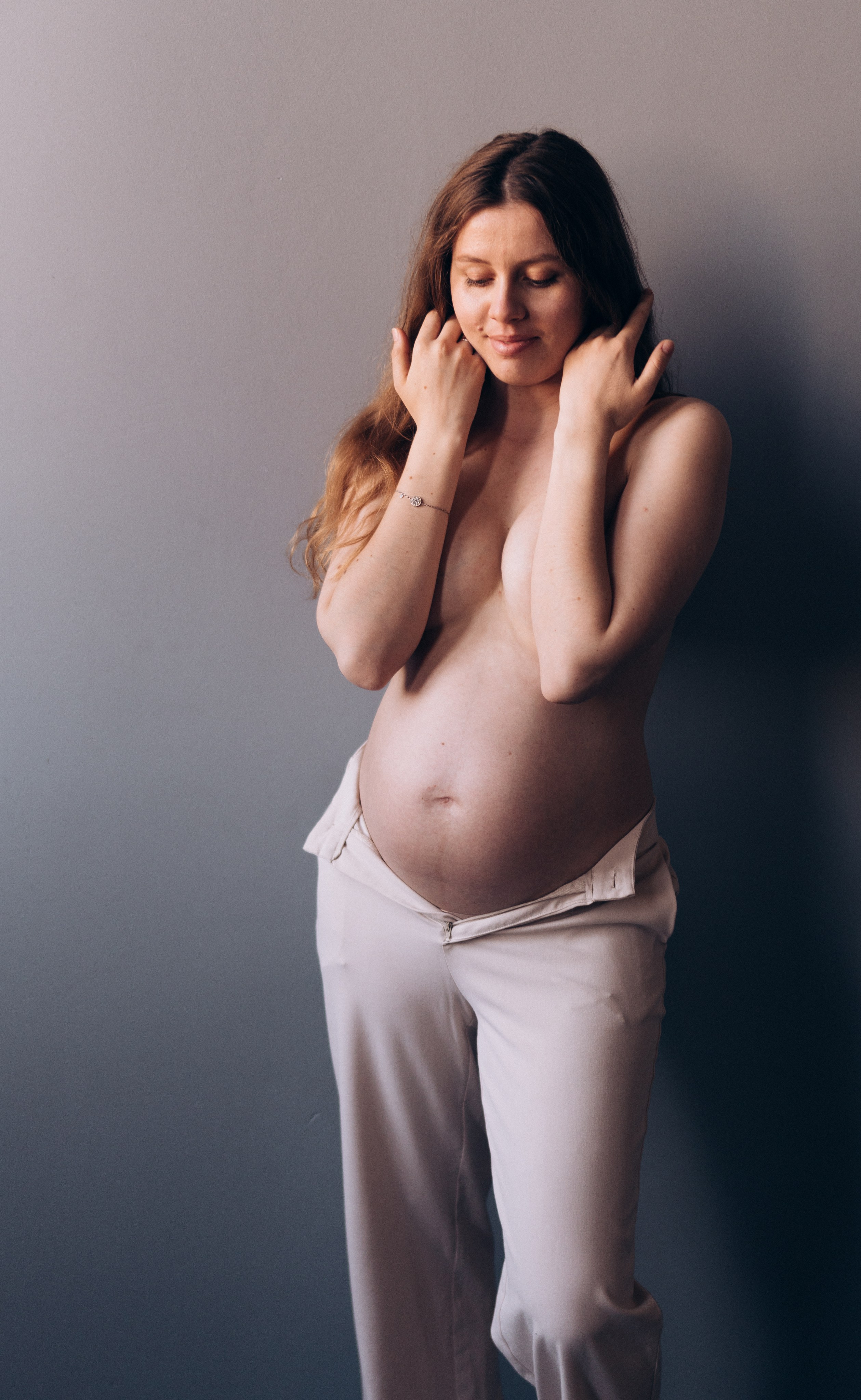 Студийная беременная фотосессия. Семейный, ньюборн фотограф, фотограф на роды в Москве, Виктория Тюльдюкова