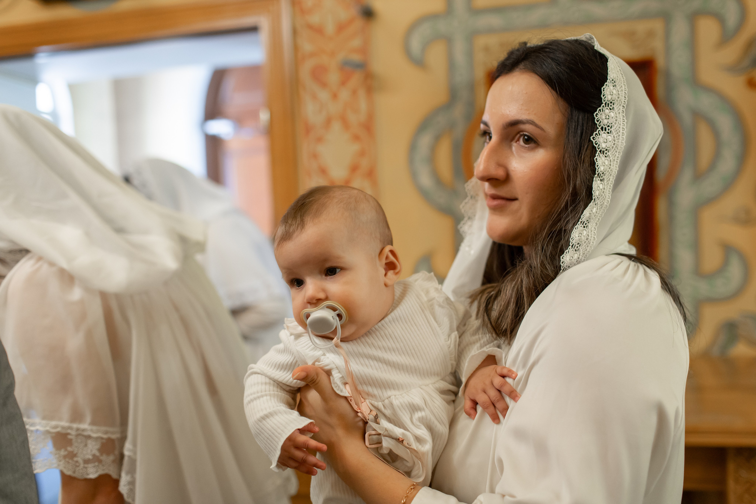 Крещение в Храме Воздвижения Креста Господня в Алтуфьеве. Профессиональный фотограф в Москве и Мо Мария Шантарёва
