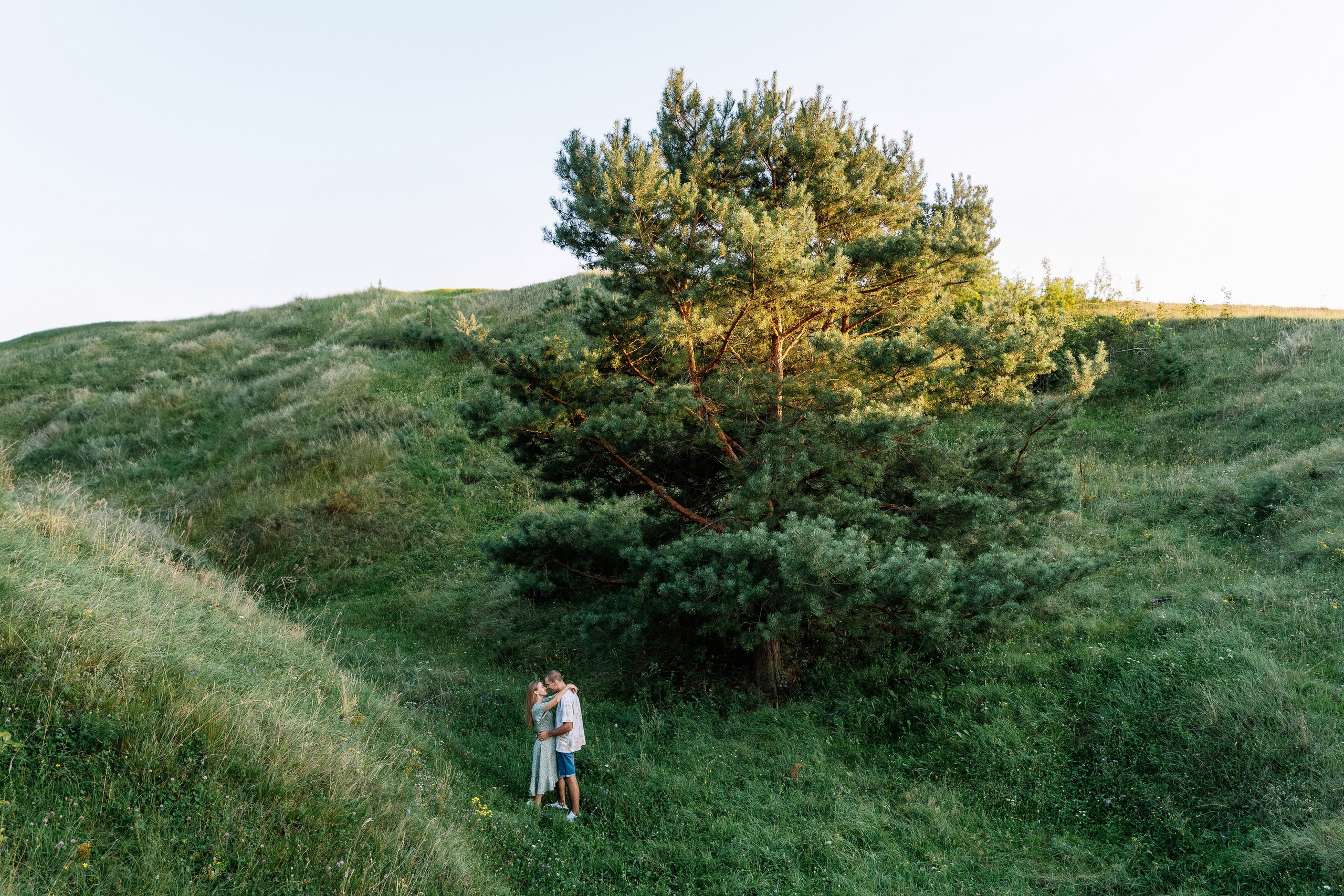 Фотосессия на закате на фоне природы для Инны и Максима. Свадебный фотограф в Тамбове Павел Четвертков
