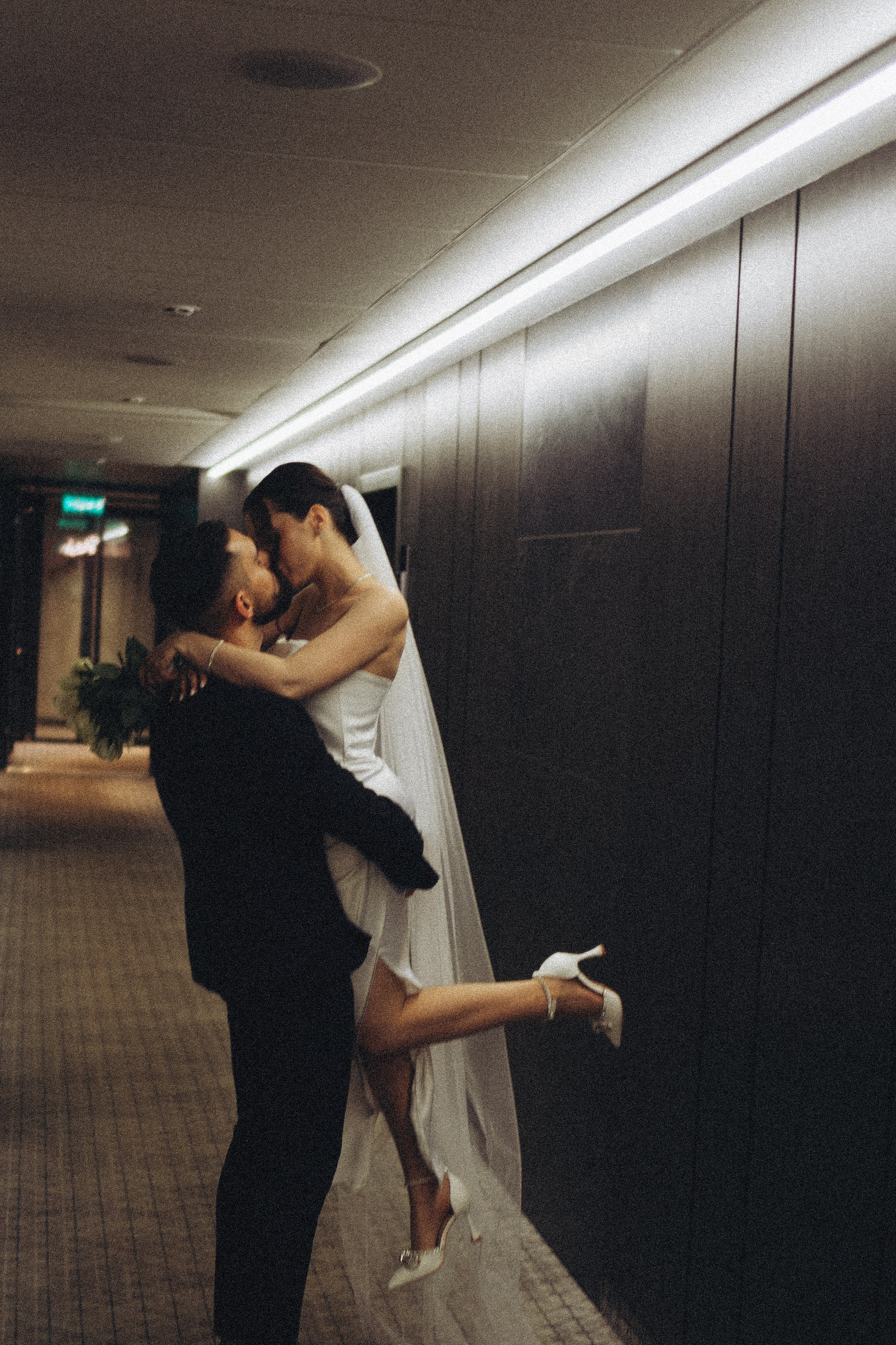 СВАДЕБНАЯ СЬЕМКА СБОРОВ ЖЕНИХА И НЕВЕСТЫ В ОТЕЛЕ И ТАКЖЕ ФОТОСЕССИИЯ В ОТЕЛЕЕ МЕГАПОЛИС БРЯНСК. Профессиональный фотограф, Санкт-Петербург — Виктория Богомолова