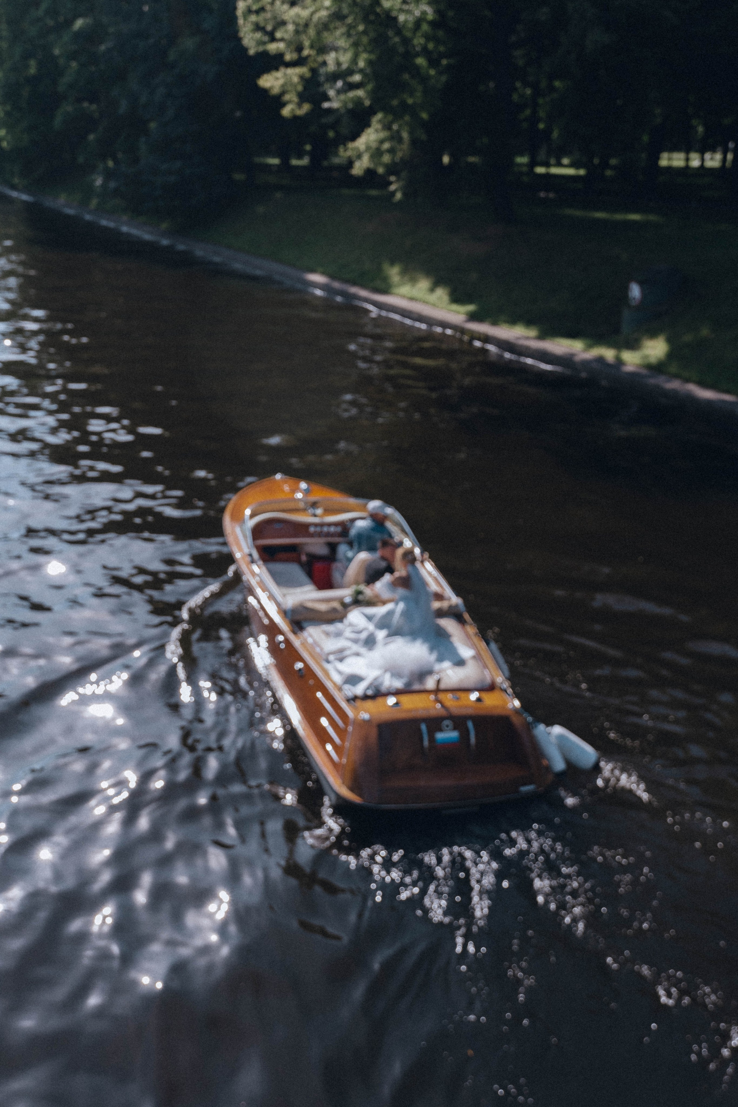 СВАДЕНБНАЯ СЬЕМКА НА КАТЕРЕ ПО КАНАЛАМ САНКТ-ПЕТЕРБУРГА И В АКВАТОРИИ НЕВЫ. Профессиональный фотограф, Санкт-Петербург — Виктория Богомолова