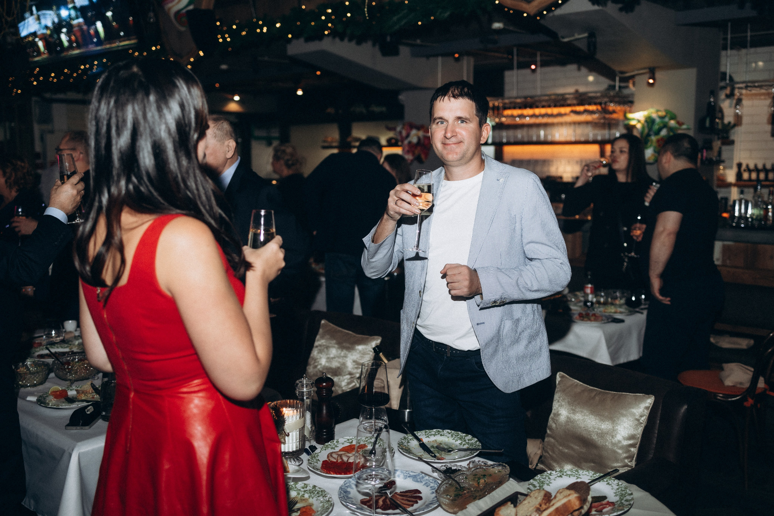 Новогодний корпоратив ресторан Рибай. Фотограф Артем Бросов в Санкт-Петербурге и Дубае