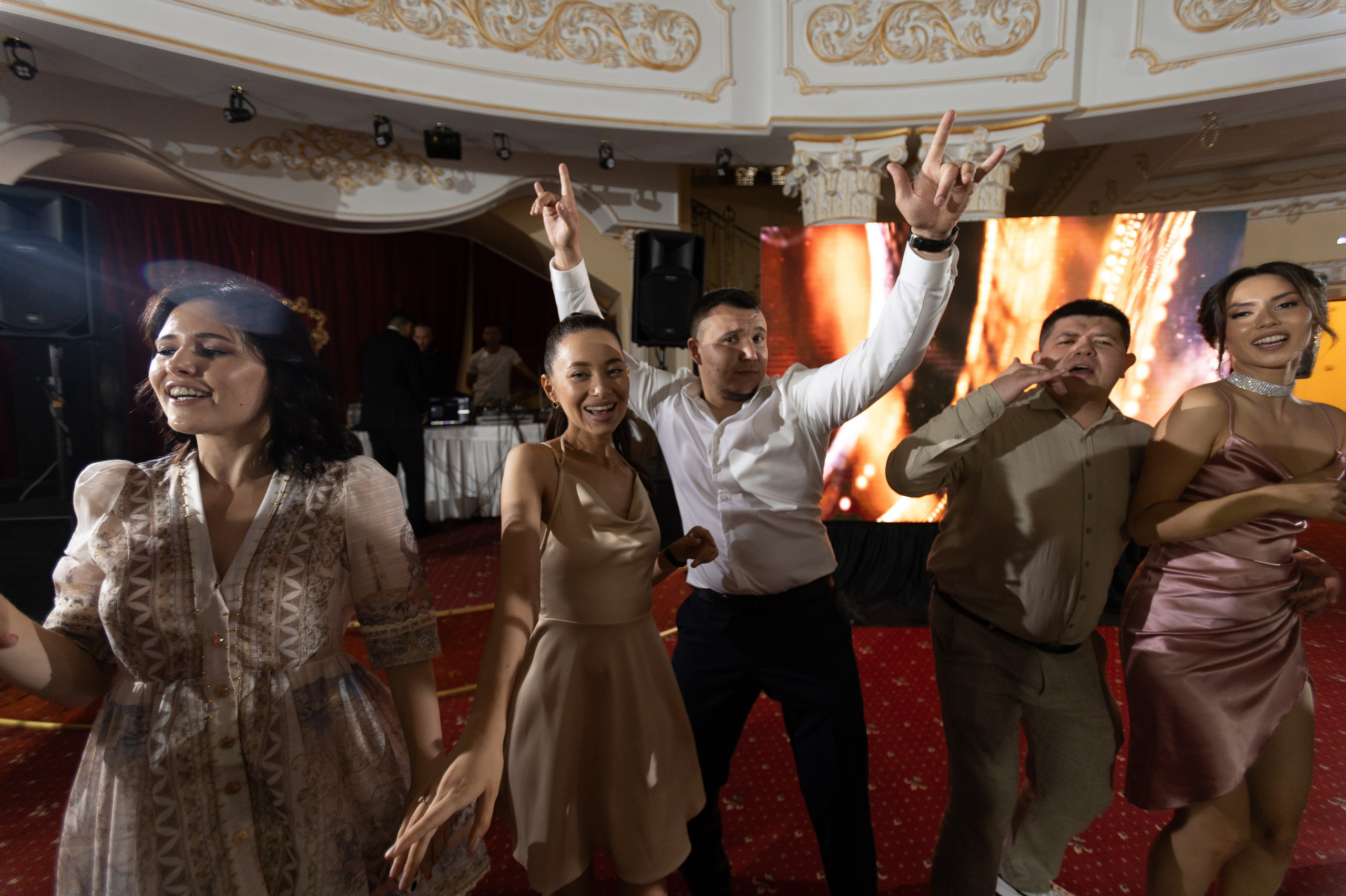 Свадебный фотограф Уфа — Руслан ГабдлисламовЖивые эмоции, красивые кадры, воспоминания на всю жизнь.Работаю по всей Республике Башкортоста. Свадебный фотограф Уфа Руслан Габдлисламов