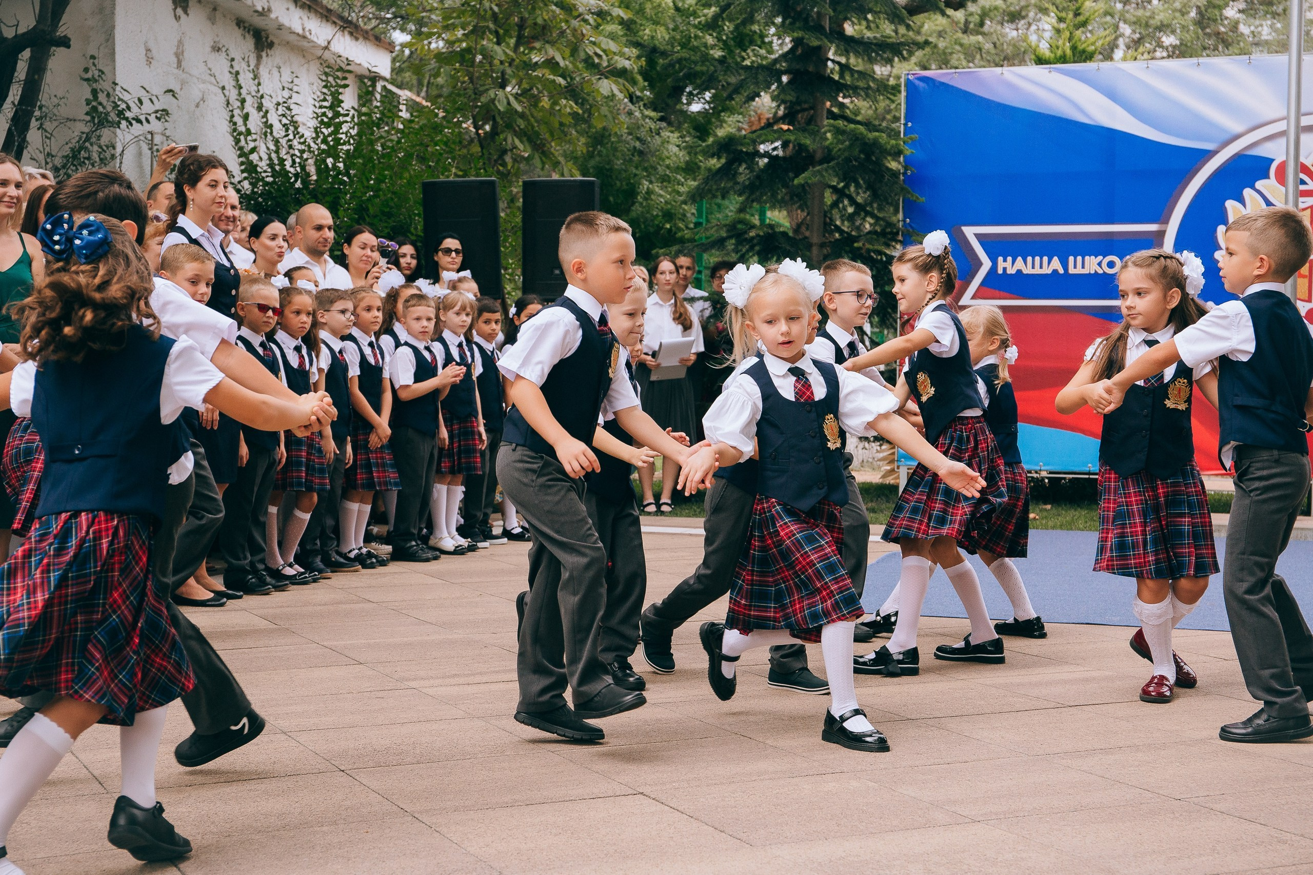 1 класс школа «Личность». Выпускные альбомы Натальи Бутко: Новороссийск, Анапа, Геленджик