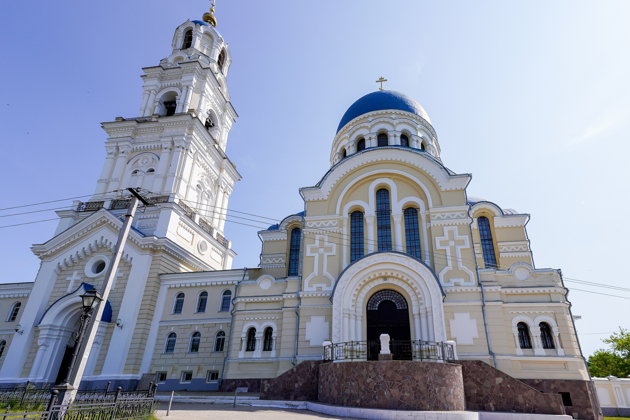 Успенский мужской монастырь Калужская Тихонова пустынь в селе Льва Толстого Дзержинского района Калужской области. 