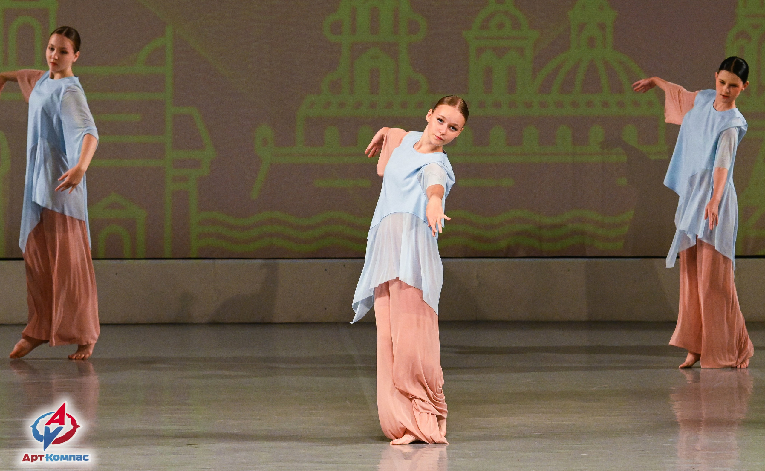 05.10.2025 Всероссийский фестиваль талантов «НЕВСКИЕ ВСТРЕЧИ» г. Санкт-Петербург. Медиастудия Фото Концепт