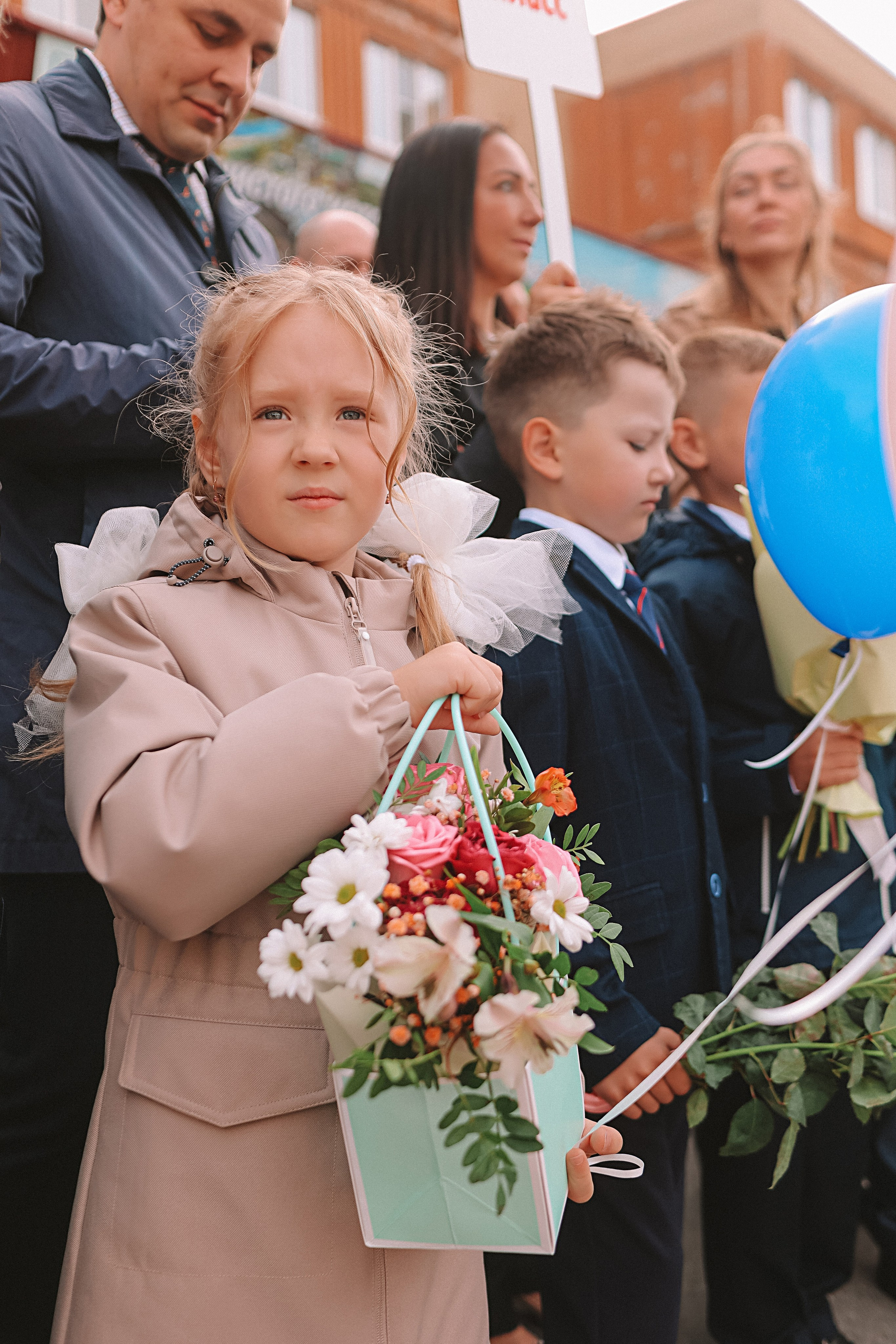 1 сентября линейка+кл час+портреты. Семейный фотограф Тюмень, фотограф на роды Салмина Мария