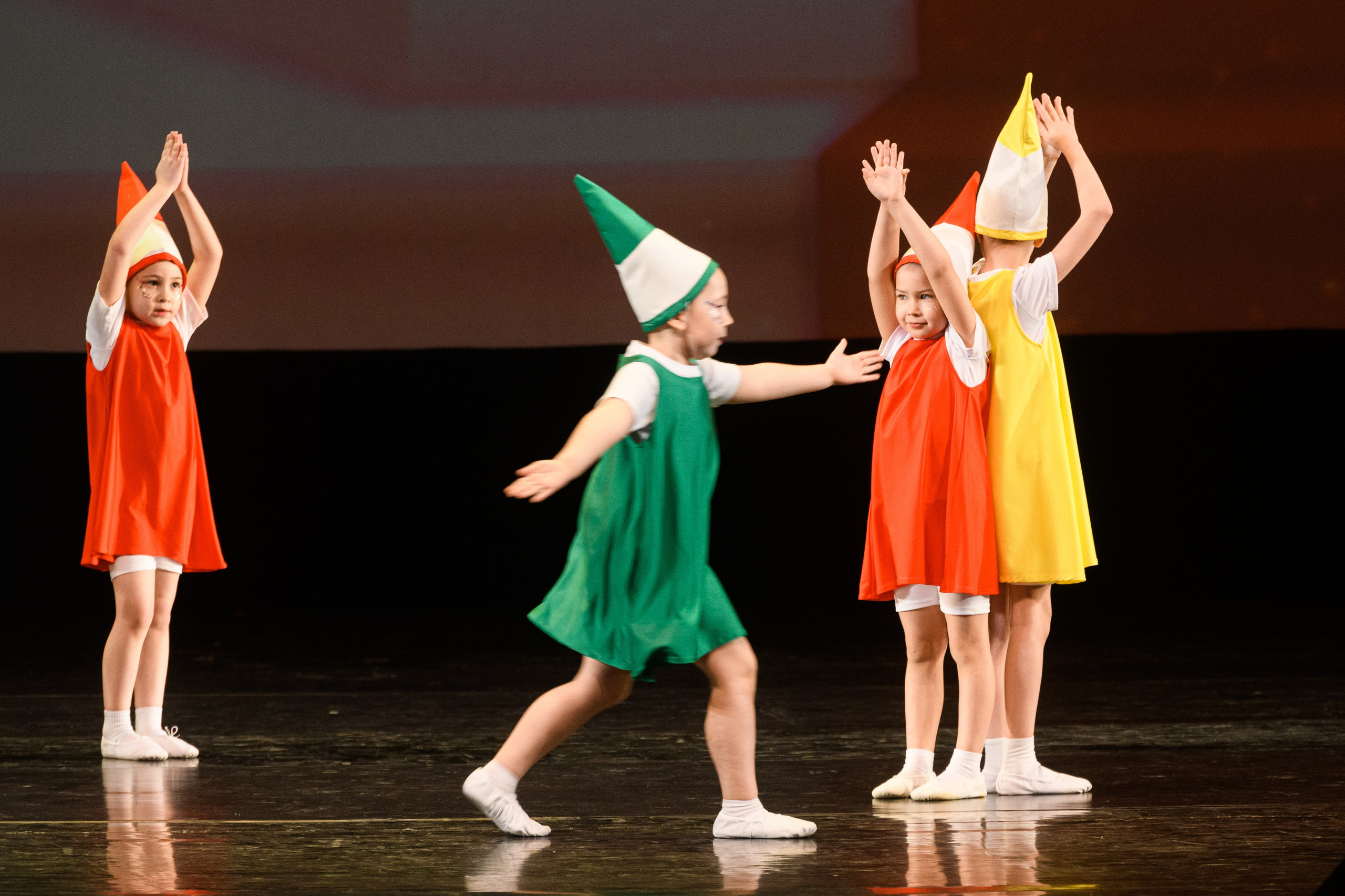 23 апреля, часть 1, БКЗ Октябрьский, г. Санкт-Петербург. Золотое яблочко