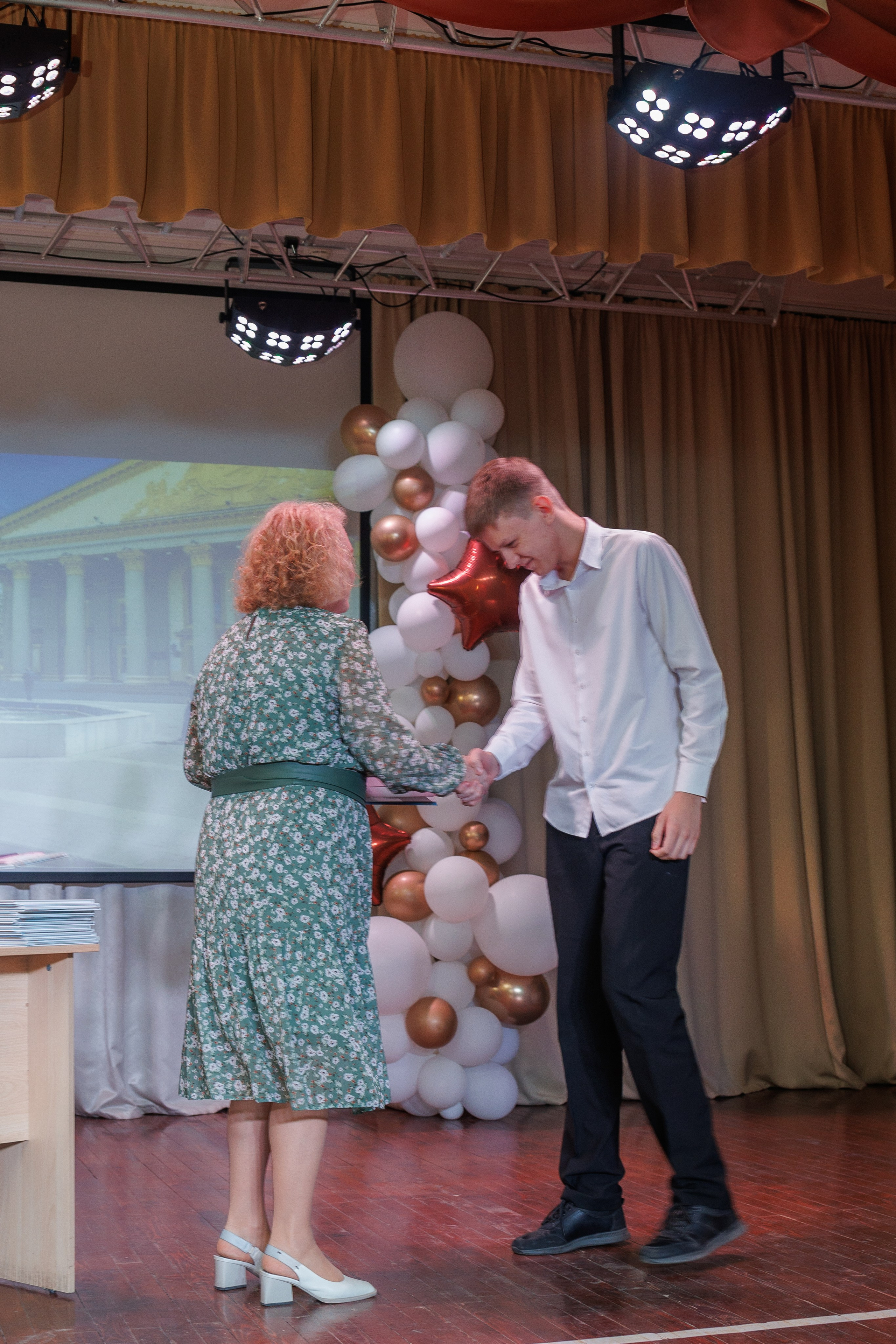 Вручение аттестатов. Свадебный и семейный фотограф в Новосибирске Ирина Дорошкова