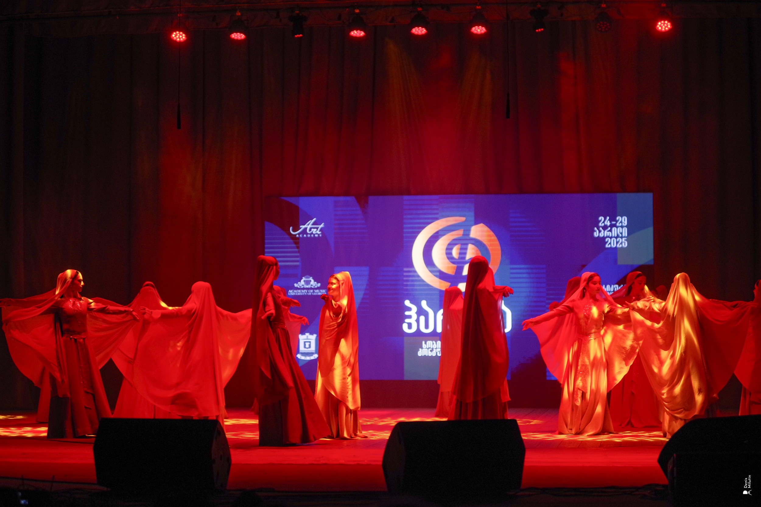 Танцы в Хоби. Портретный фотограф Денис Милютин