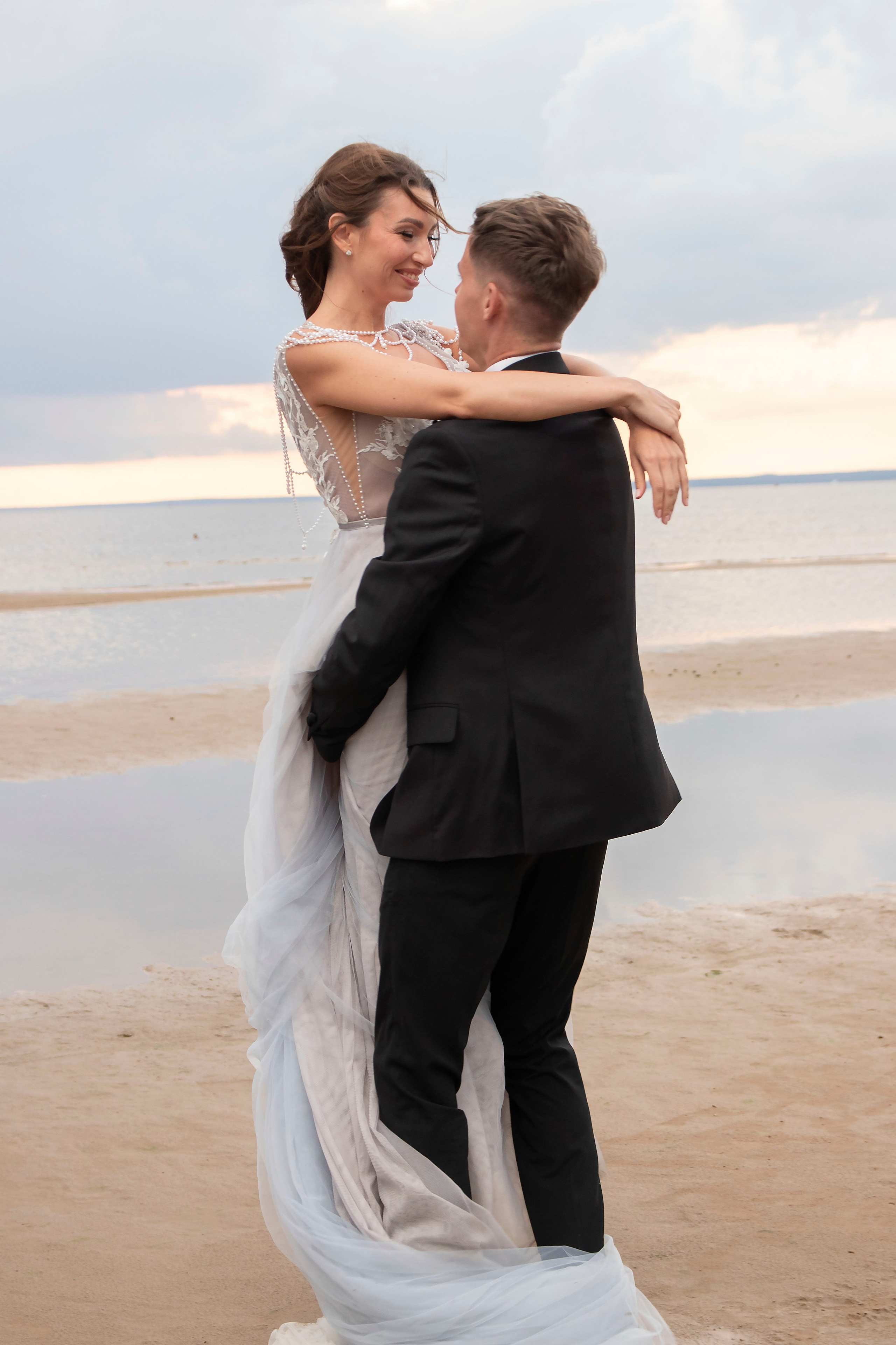 Свадебная прогулка на Финском заливе. Портретный фотограф в Санкт-Петербурге Савельева Ольга