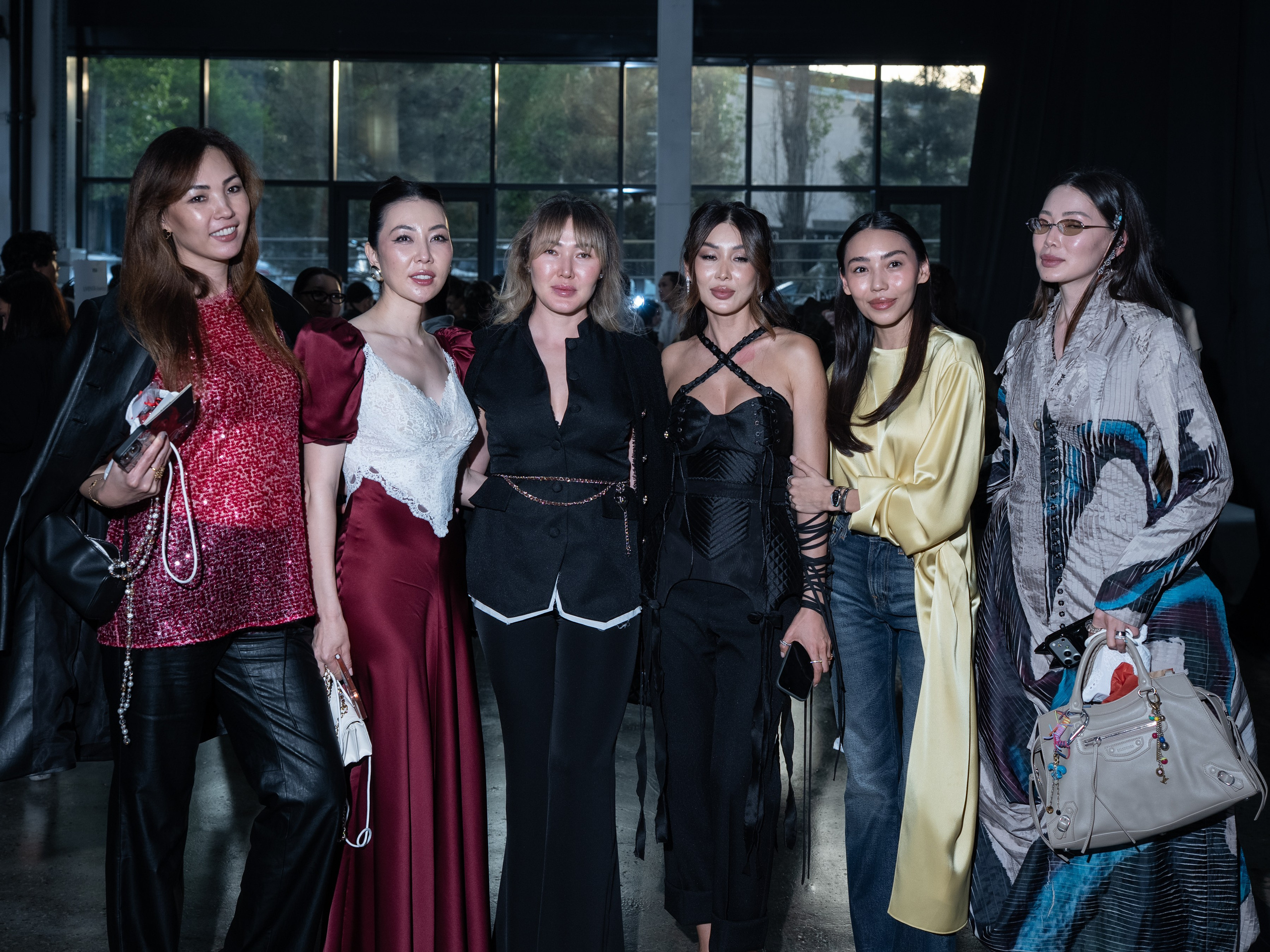 Visa Fashion Week Pre-Fall 2026 April BackStage Day 1. Сайт Алматинского НЮ АРТ, будуар и фэшн фотографа Дениса Карпенко