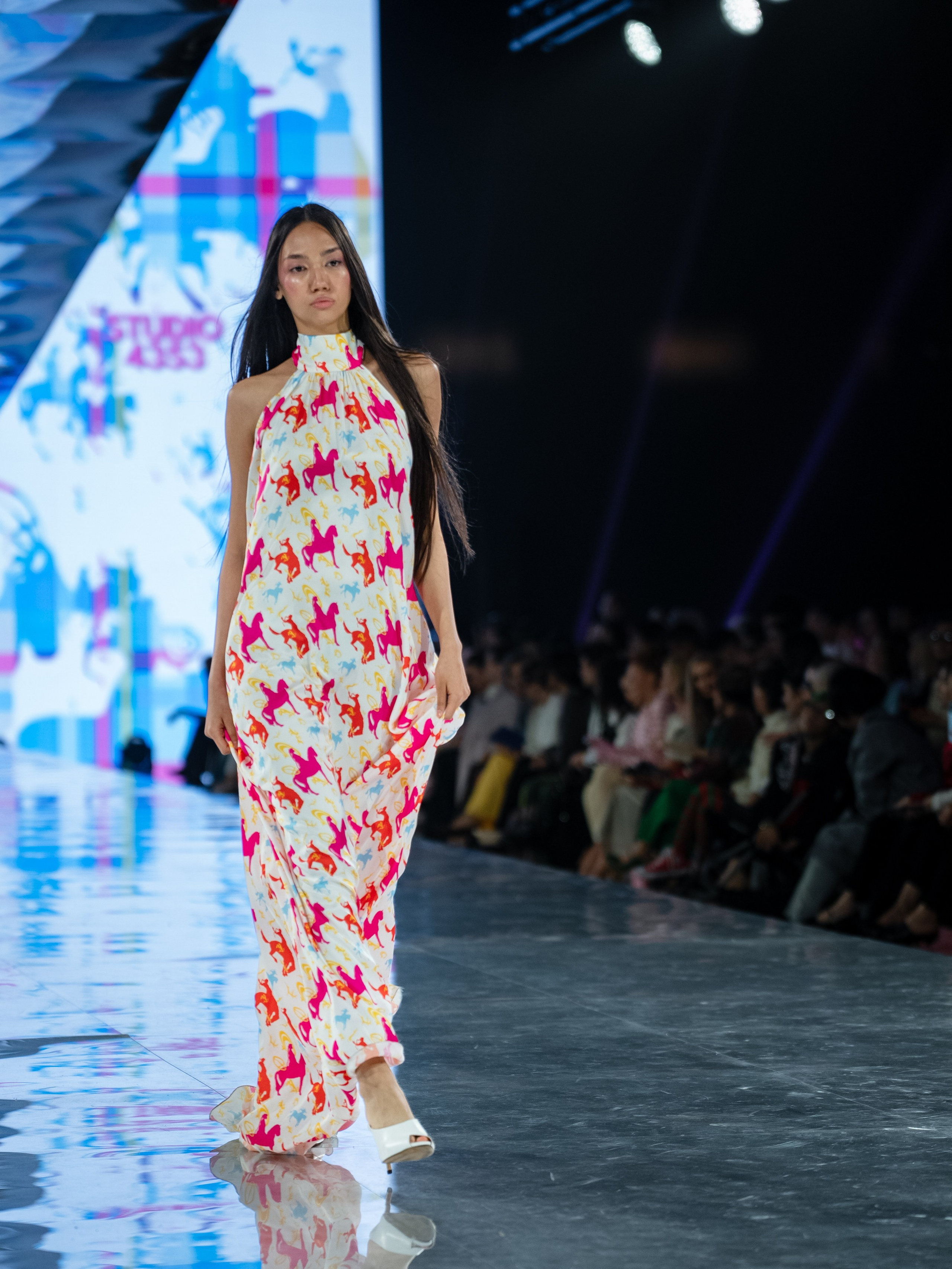 Visa Fashion Week Studio 4353. Сайт Алматинского НЮ АРТ, будуар и фэшн фотографа Дениса Карпенко