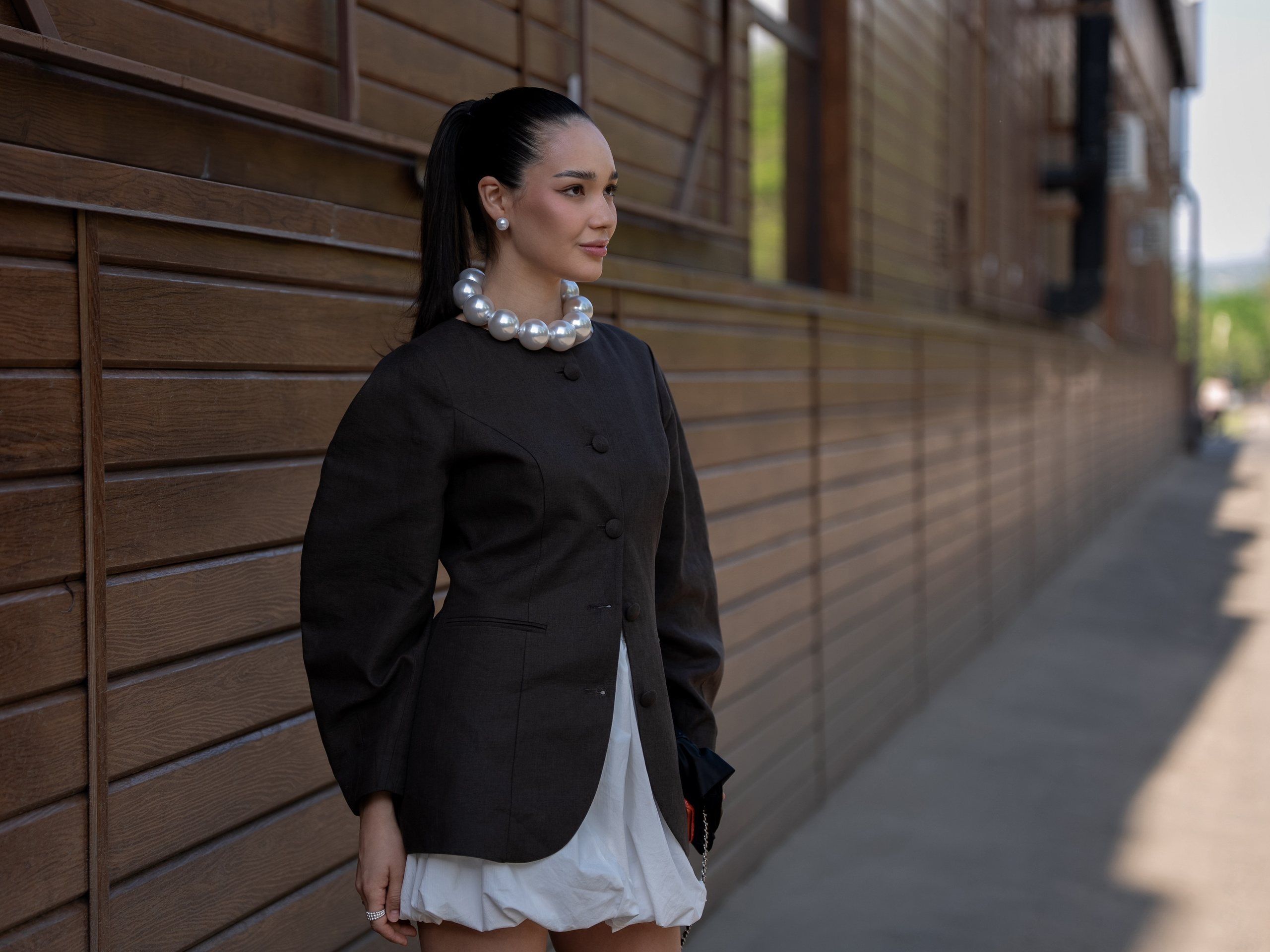 Visa Fashion Week Almaty Pre-Fall 2026 April StreetStyle Day 2. Сайт Алматинского НЮ АРТ, будуар и фэшн фотографа Дениса Карпенко