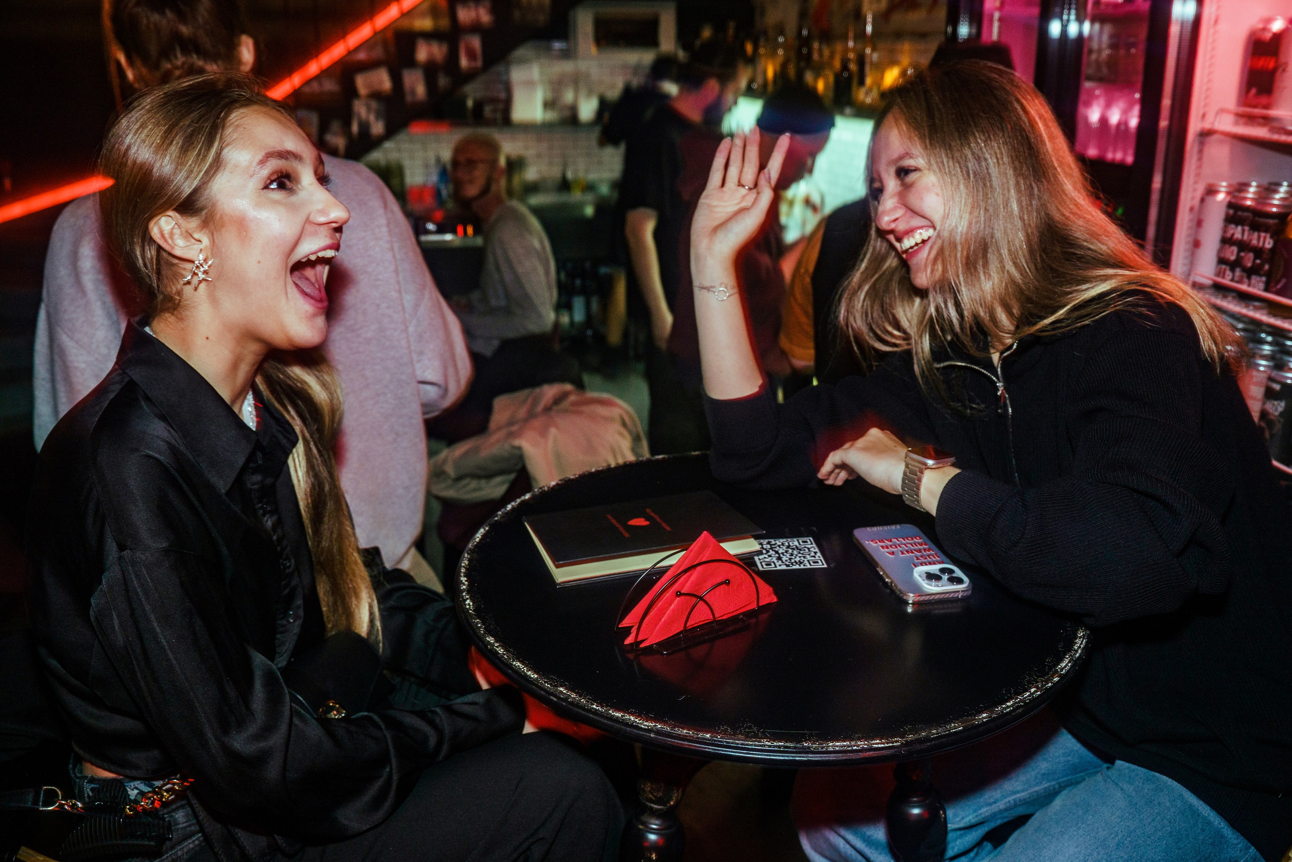 Из Сибири с любовью. Бар разбитых сердец. Концертный и репортажный фотограф в Санкт-Петербурге Слава Пахомов